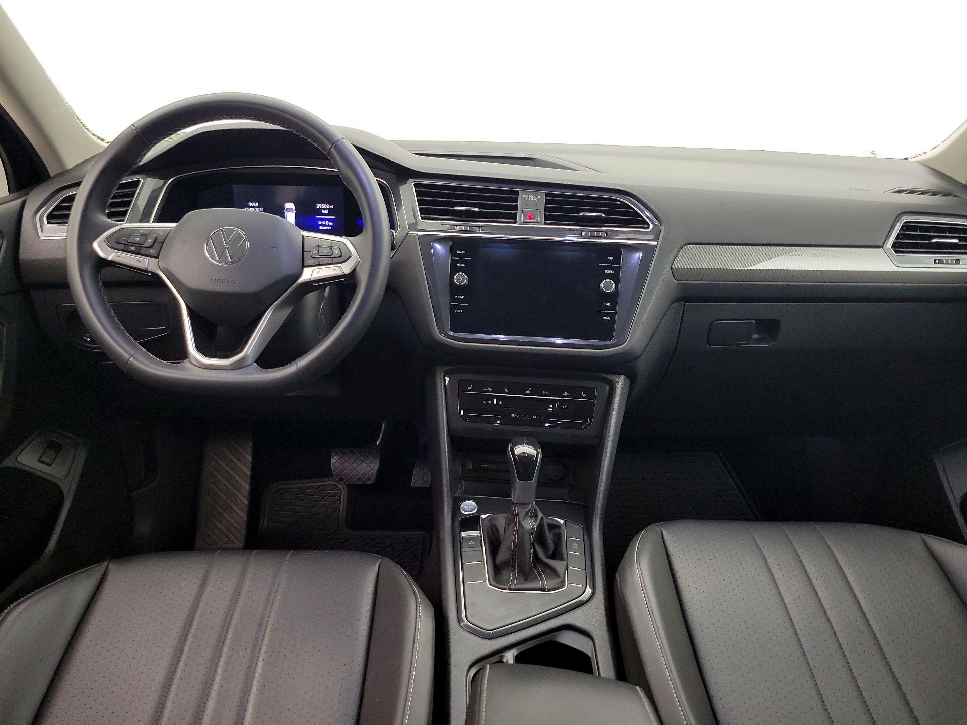 Thumbnail: 2022 Volkswagen Tiguan - 9