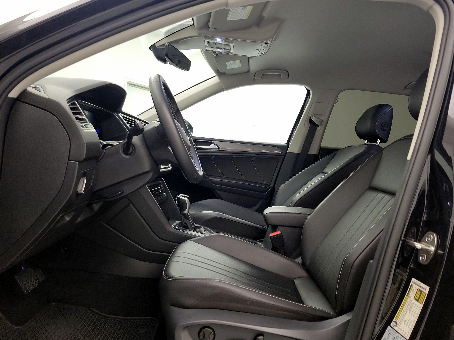 Thumbnail: 2022 Volkswagen Tiguan - 11