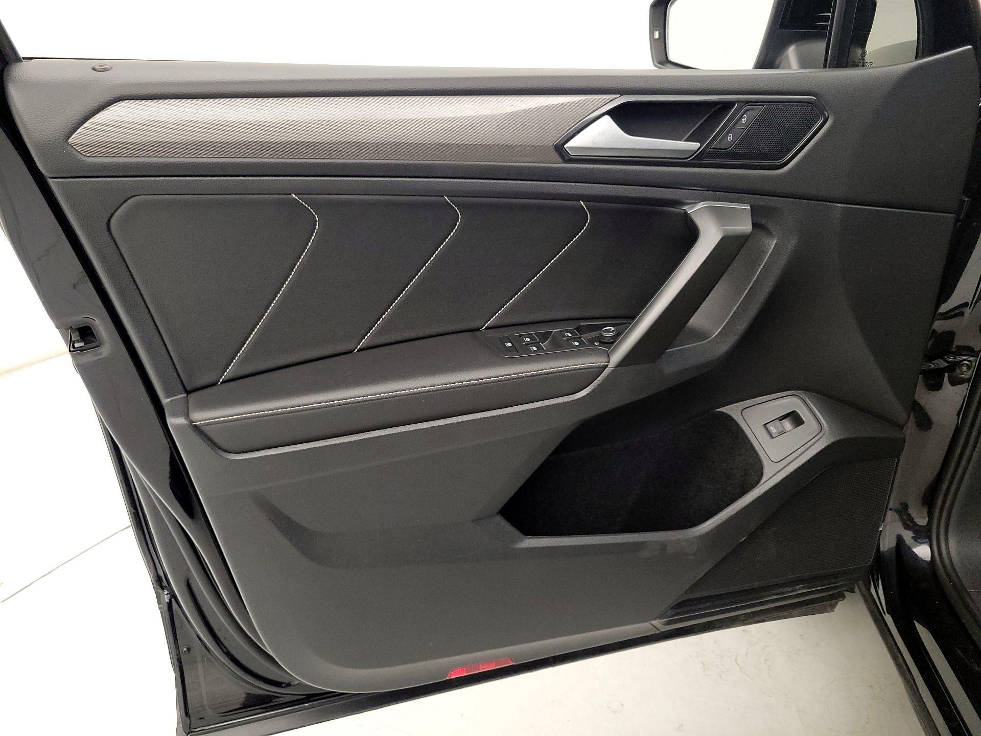 Thumbnail: 2022 Volkswagen Tiguan - 12