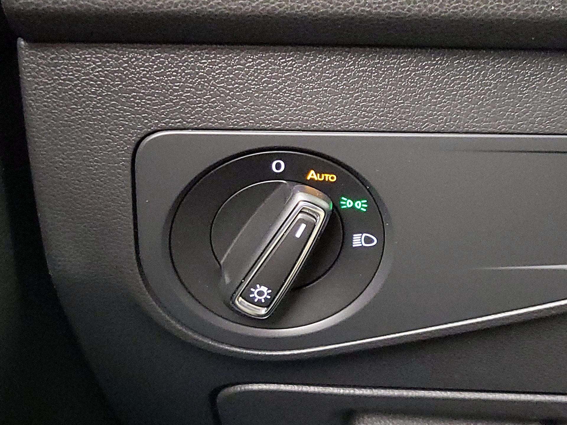 Thumbnail: 2022 Volkswagen Tiguan - 13