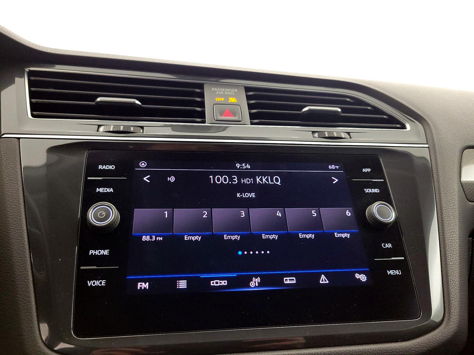 Thumbnail: 2022 Volkswagen Tiguan - 15