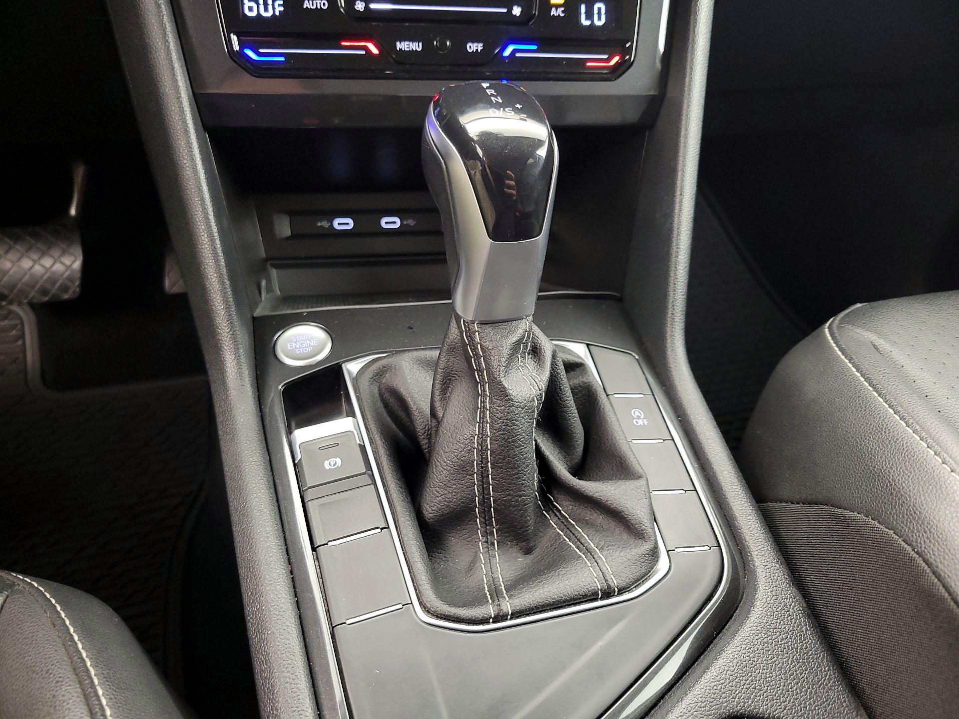 Thumbnail: 2022 Volkswagen Tiguan - 17