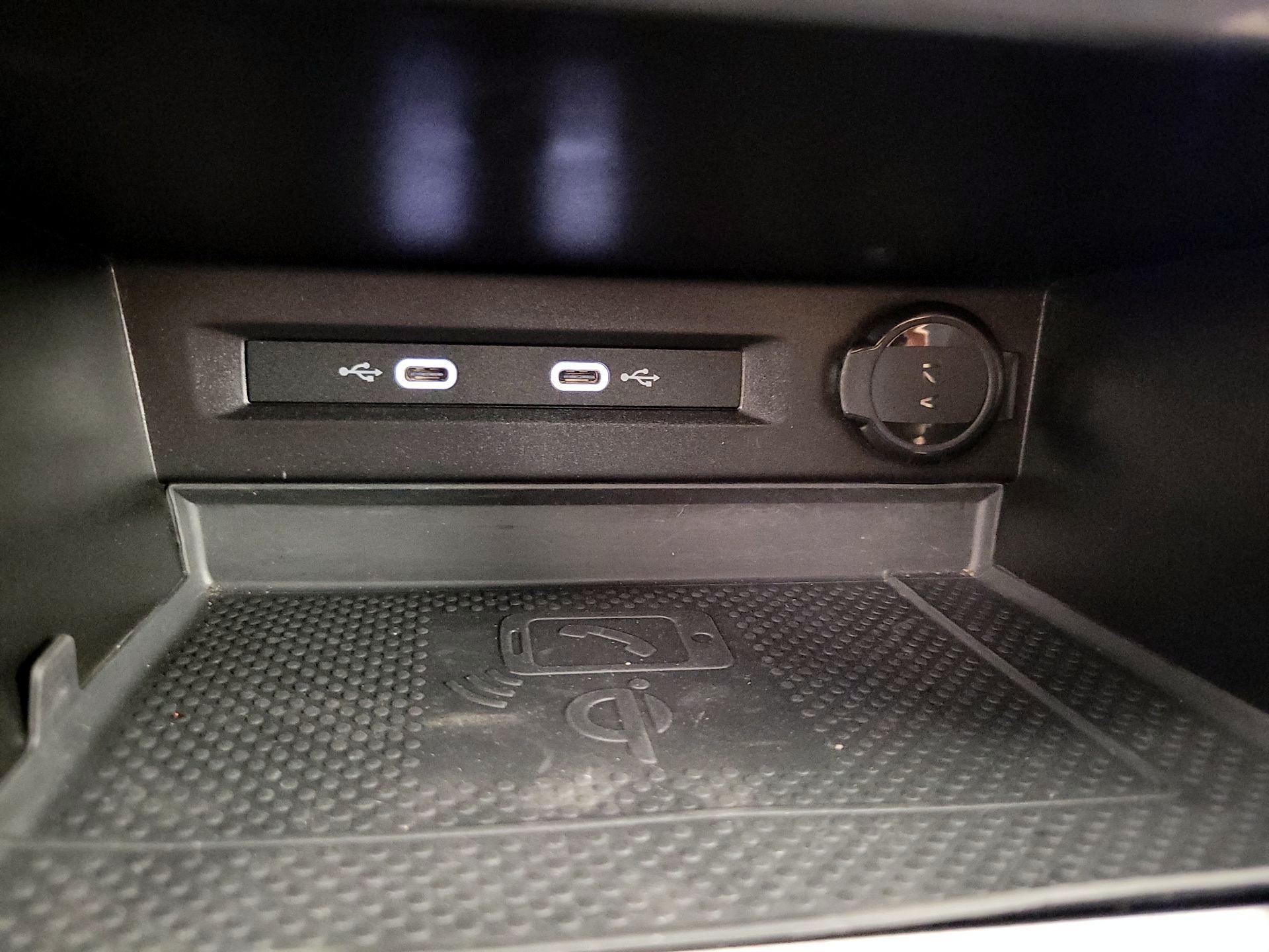 Thumbnail: 2022 Volkswagen Tiguan - 18