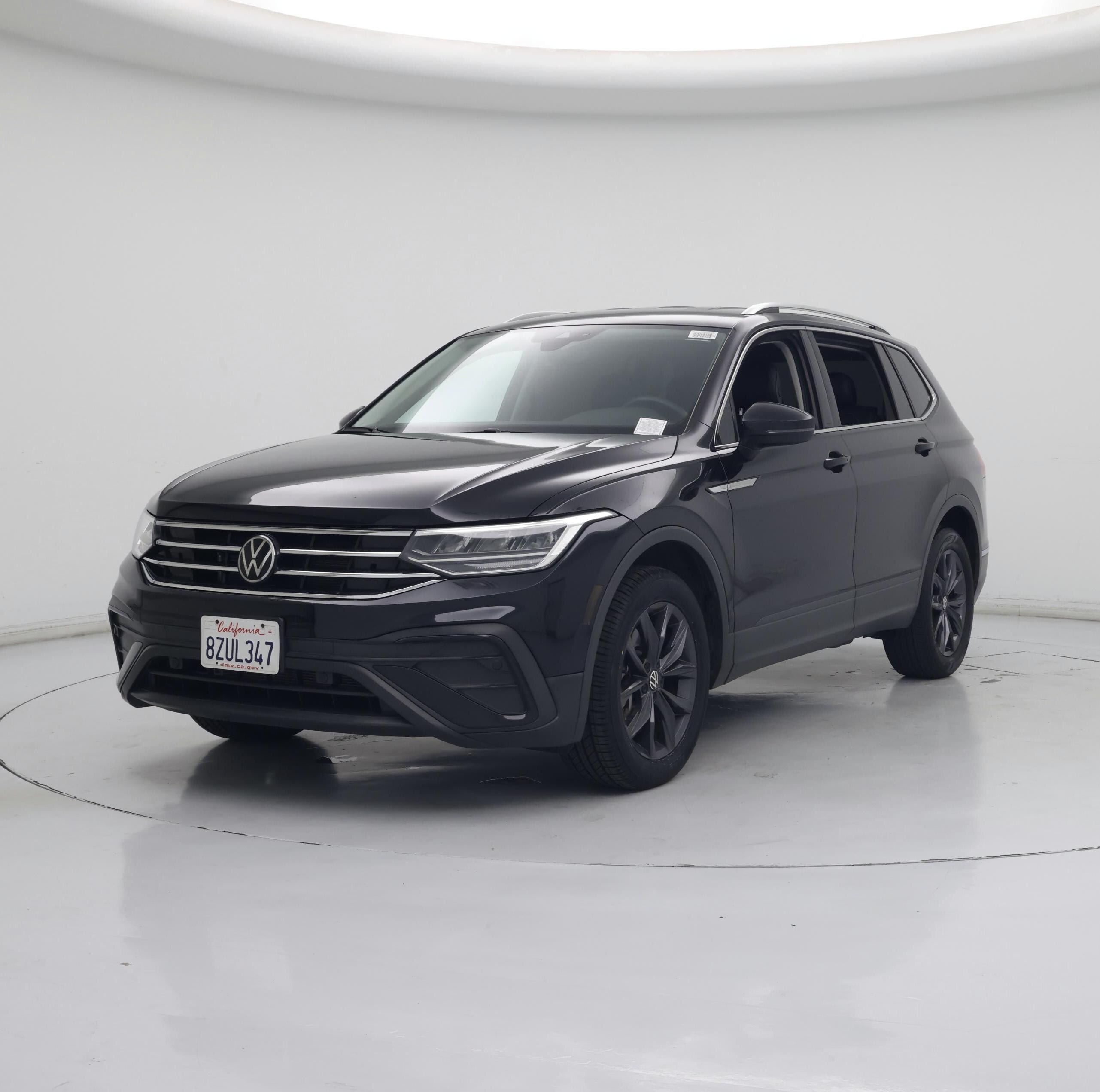 Thumbnail: 2022 Volkswagen Tiguan - 4