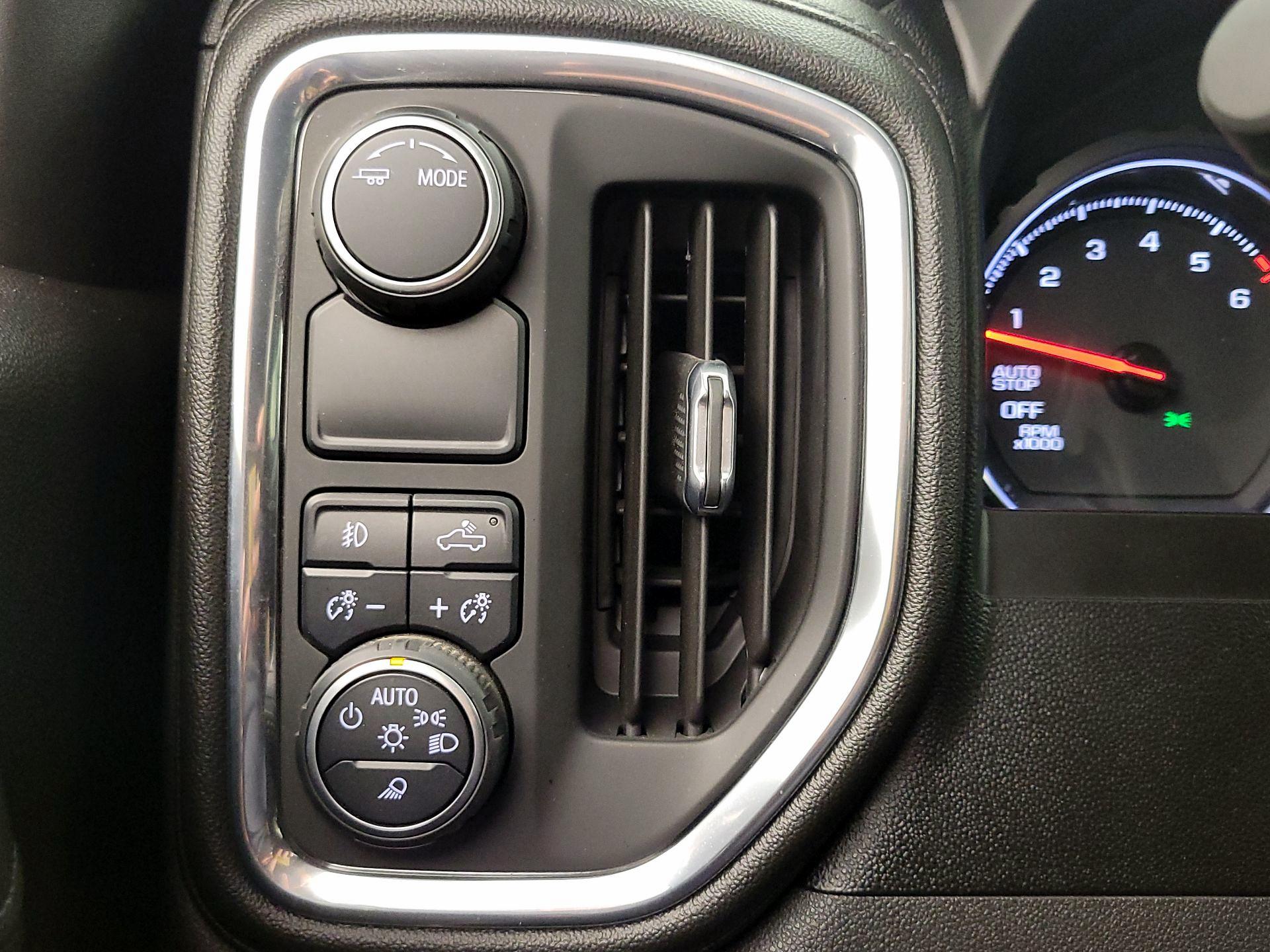 Thumbnail: 2020 Chevrolet Silverado 1500 - 13