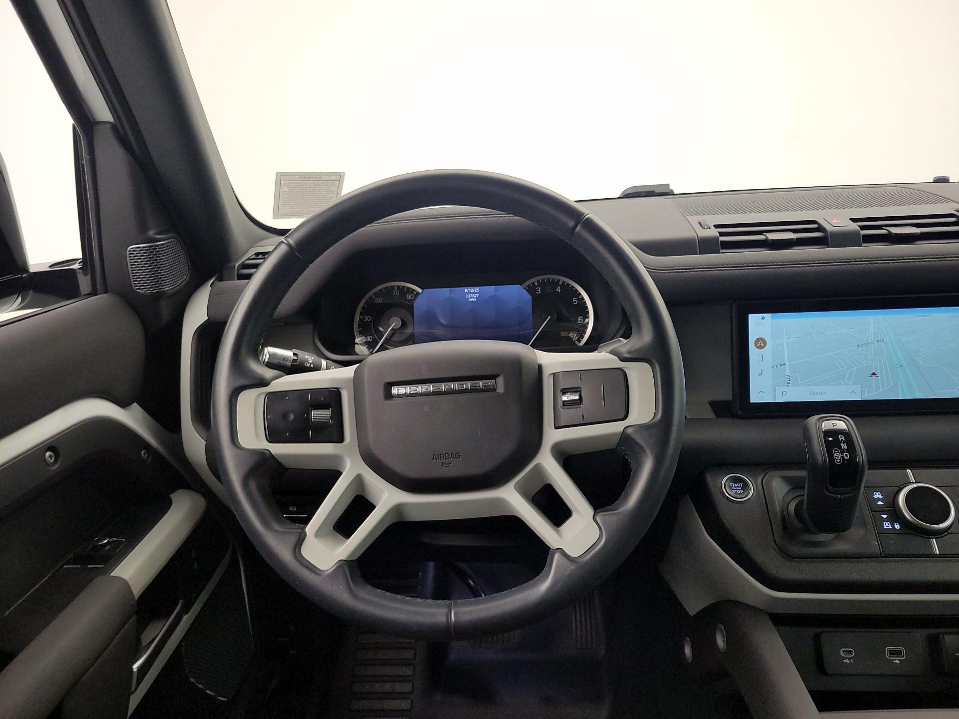 Thumbnail: 2022 Land Rover Defender - 10