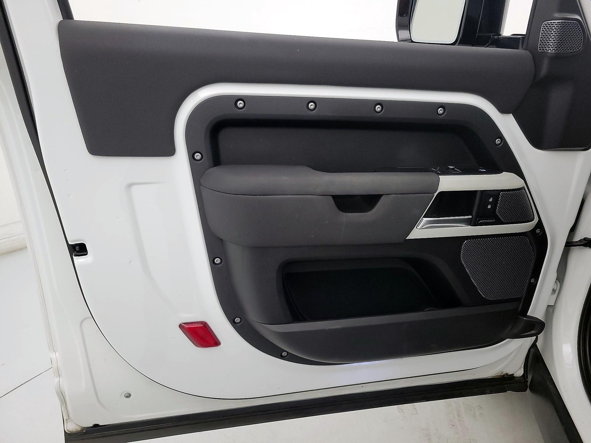 Thumbnail: 2022 Land Rover Defender - 12