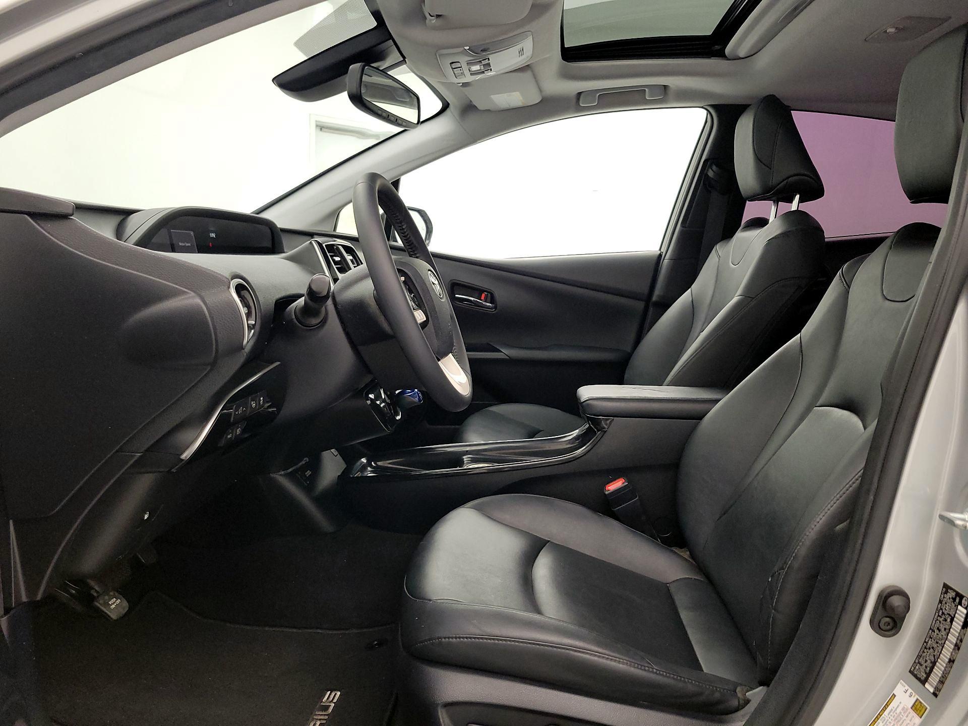 Thumbnail: 2016 Toyota Prius - 11