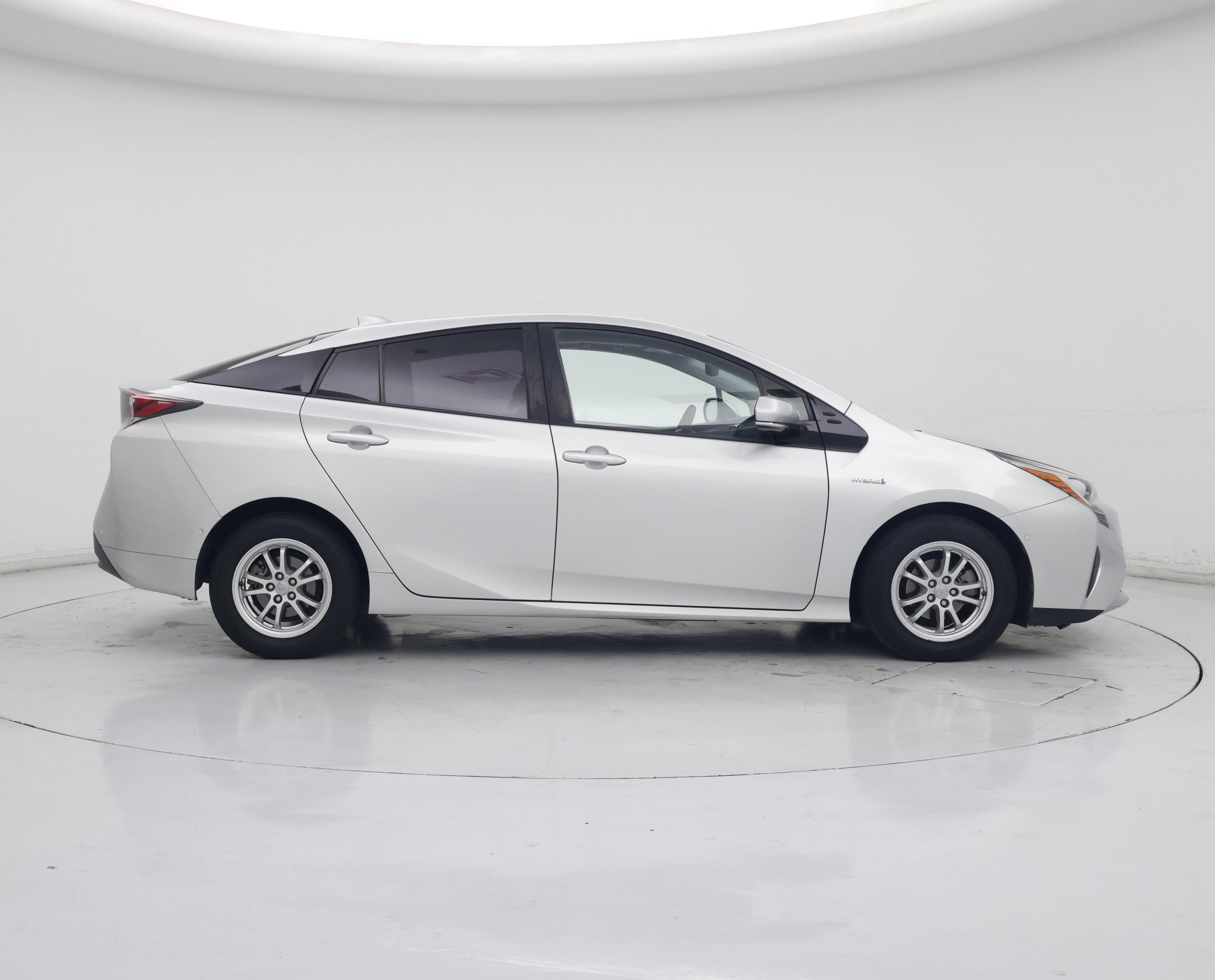 Thumbnail: 2016 Toyota Prius - 7