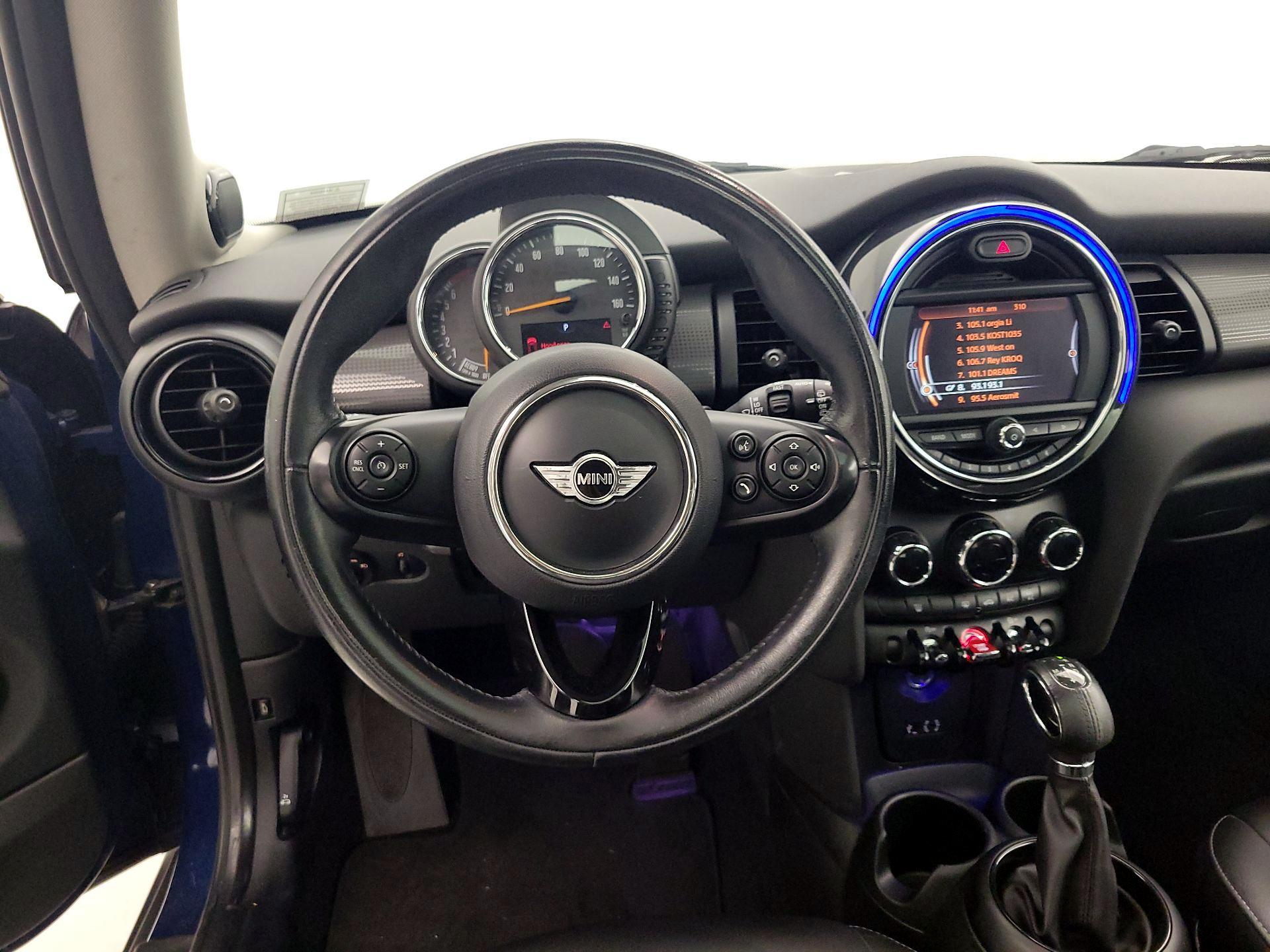 Thumbnail: 2017 MINI Cooper Hardtop - 10