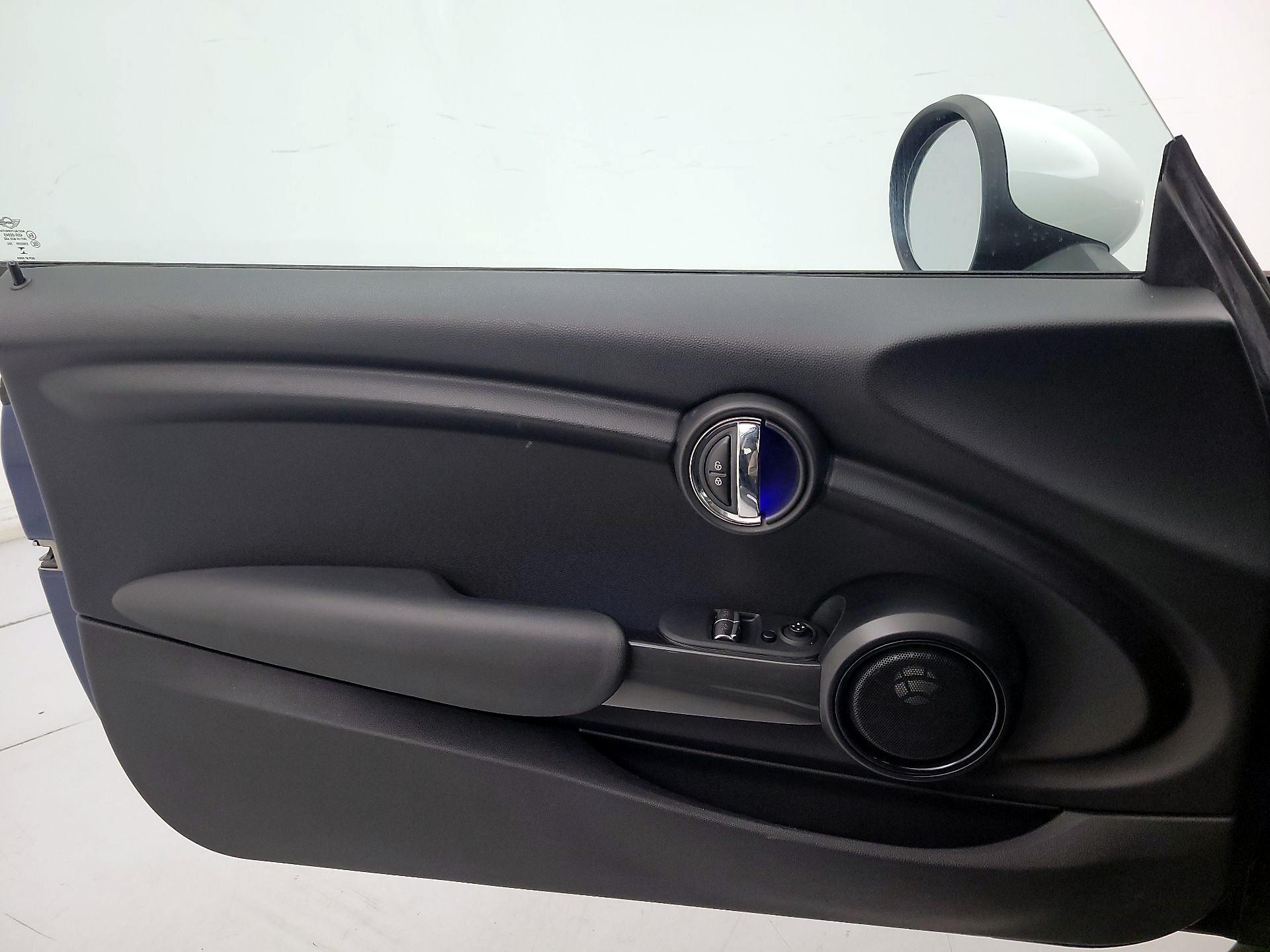 Thumbnail: 2017 MINI Cooper Hardtop - 12