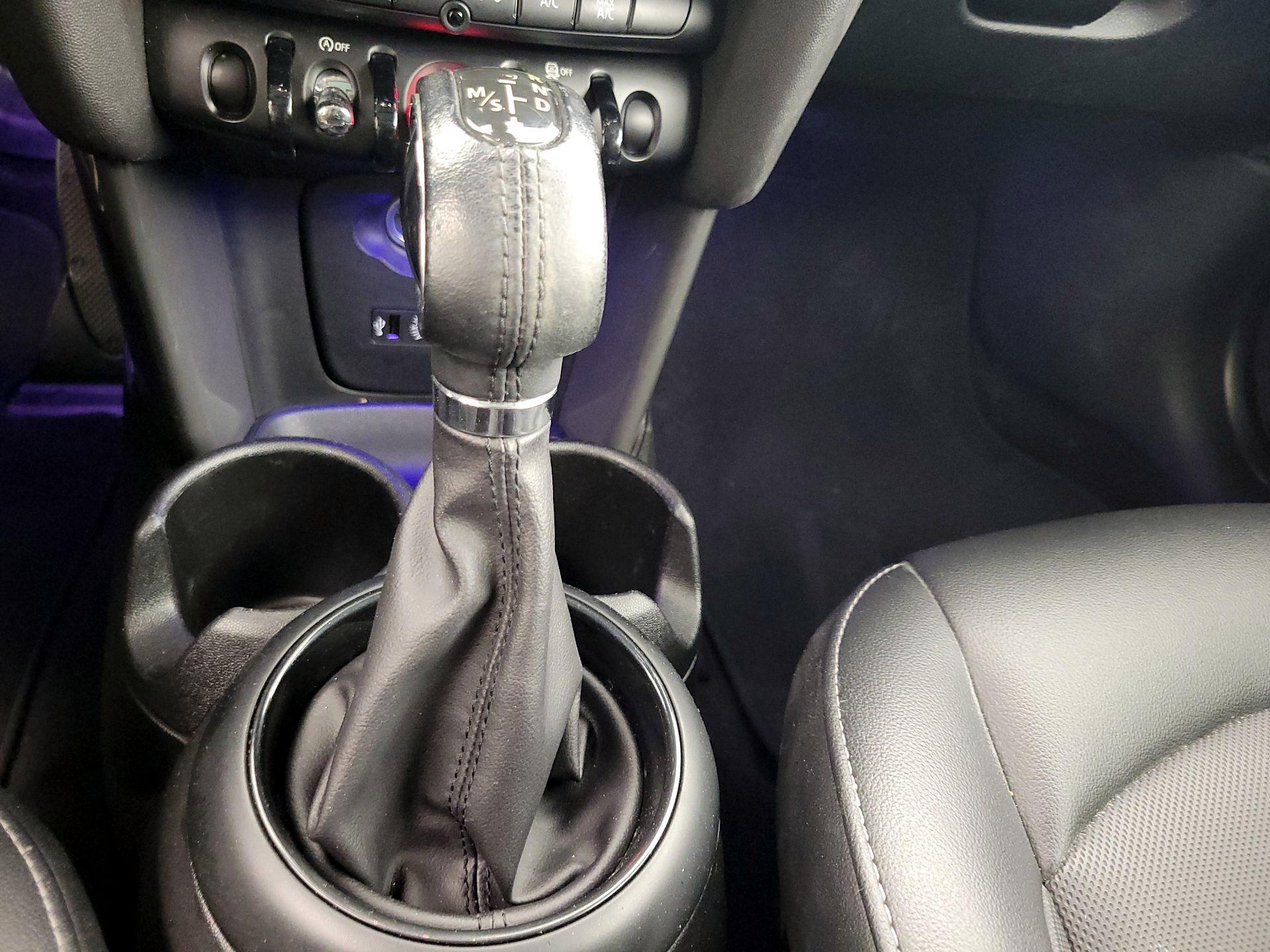 Thumbnail: 2017 MINI Cooper Hardtop - 15