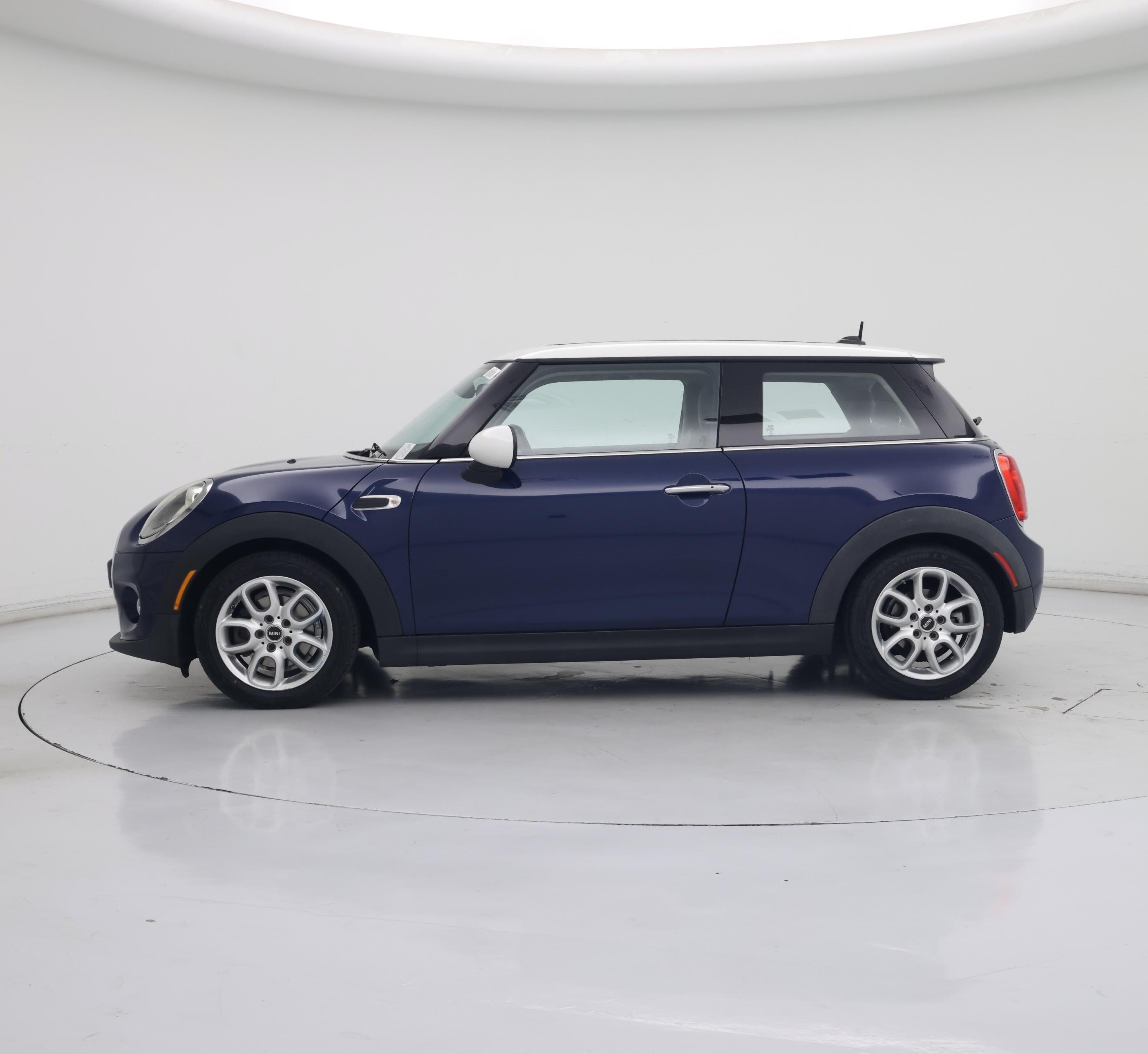 Thumbnail: 2017 MINI Cooper Hardtop - 3