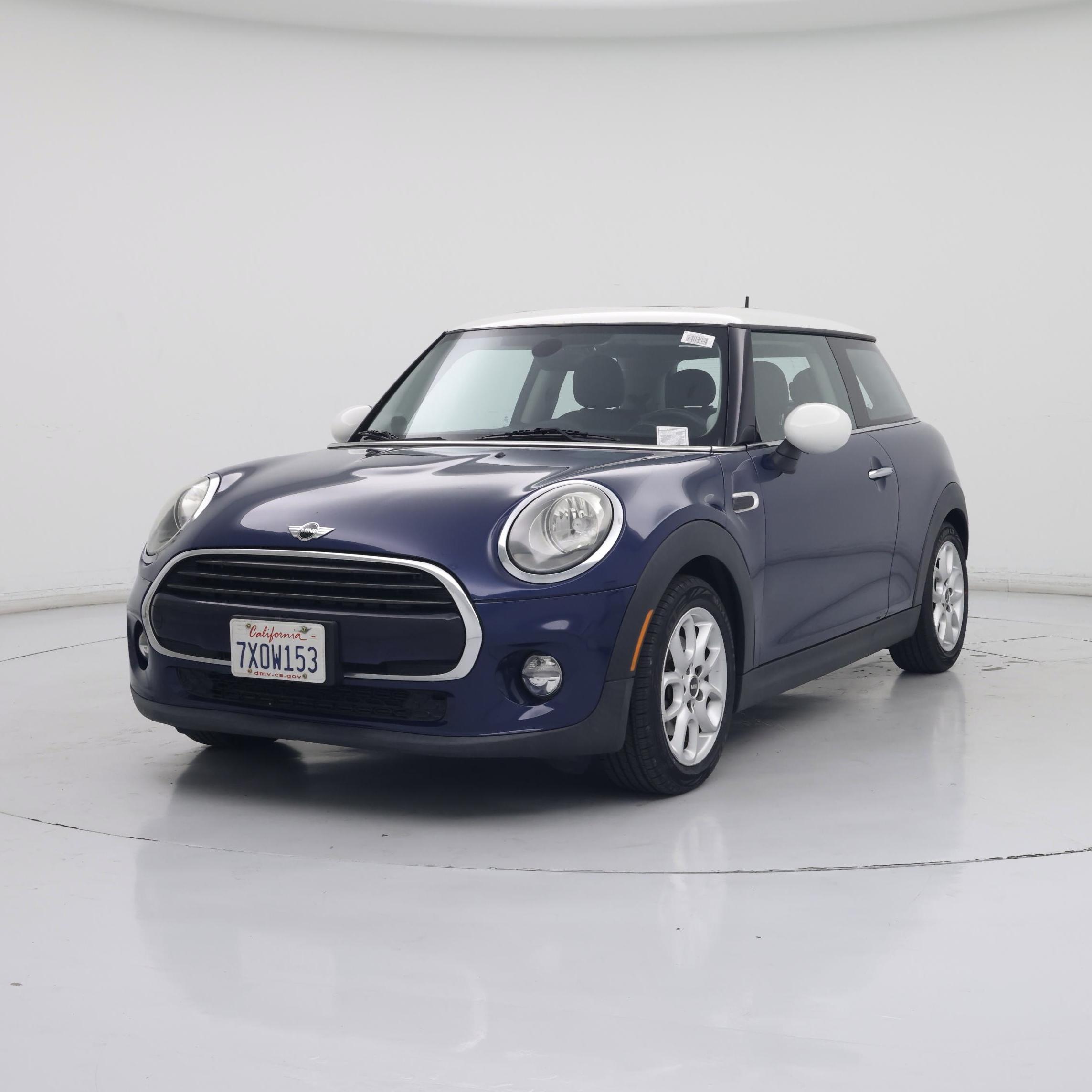 Thumbnail: 2017 MINI Cooper Hardtop - 4