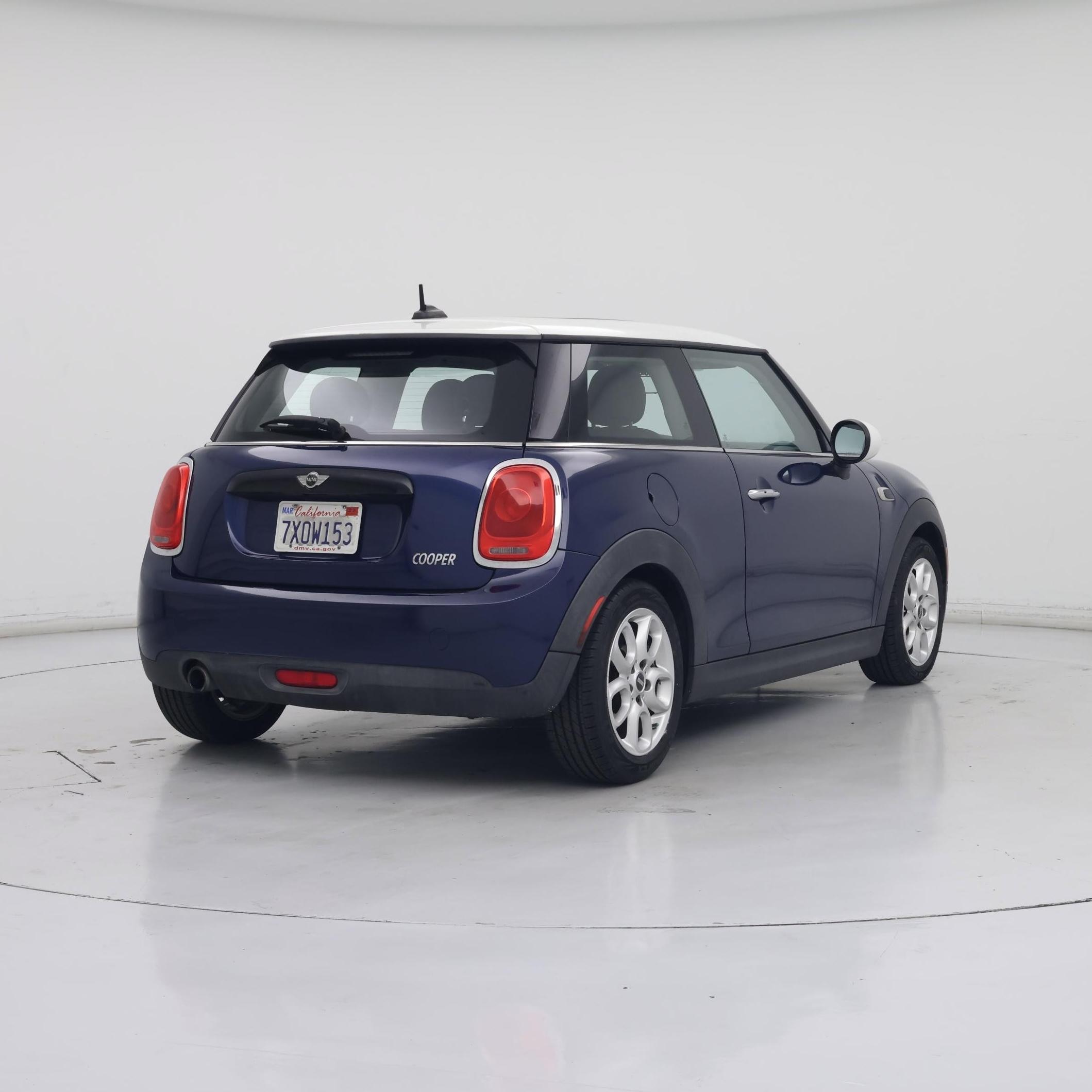 Thumbnail: 2017 MINI Cooper Hardtop - 8