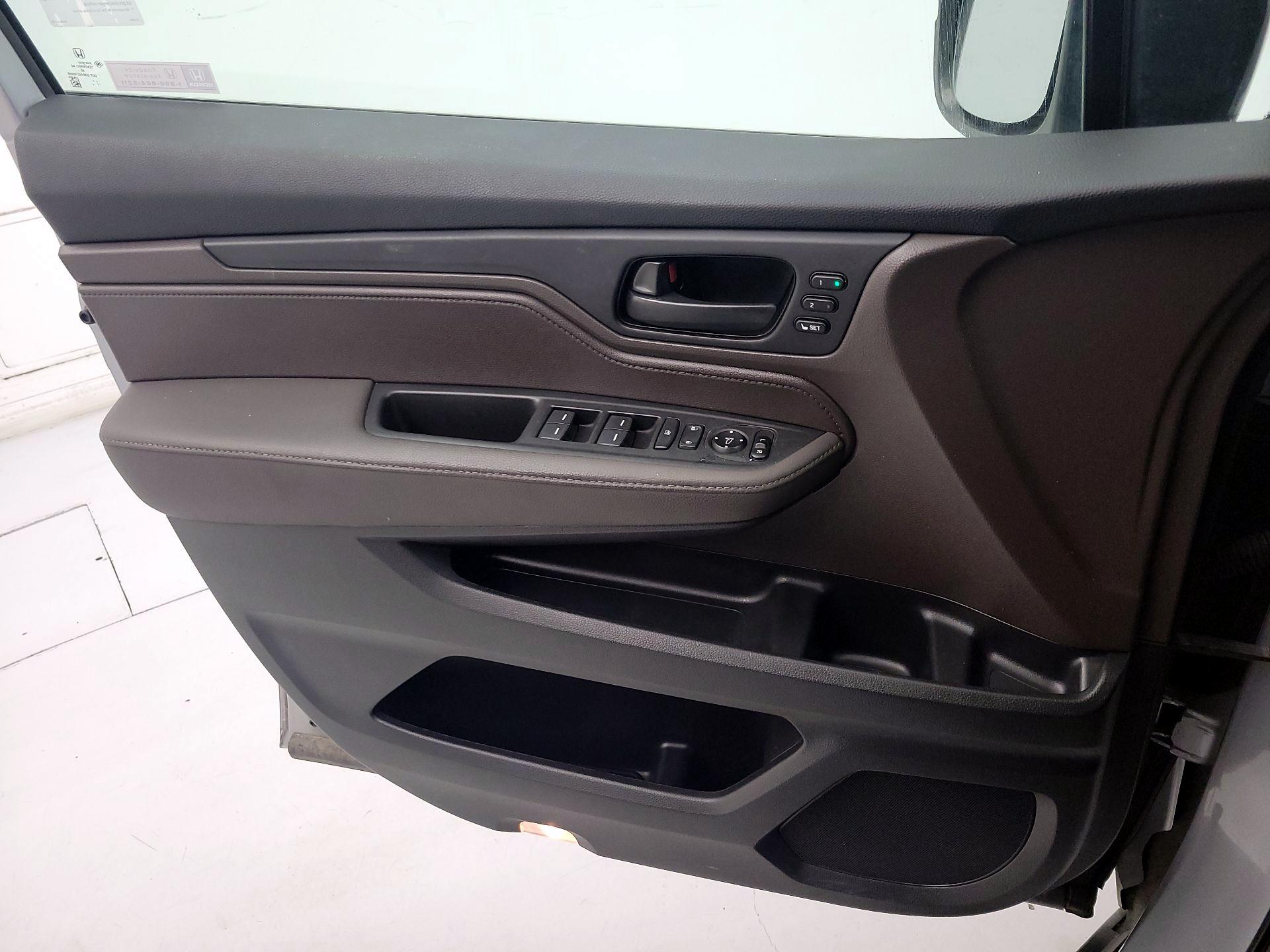 Thumbnail: 2020 Honda Odyssey - 12