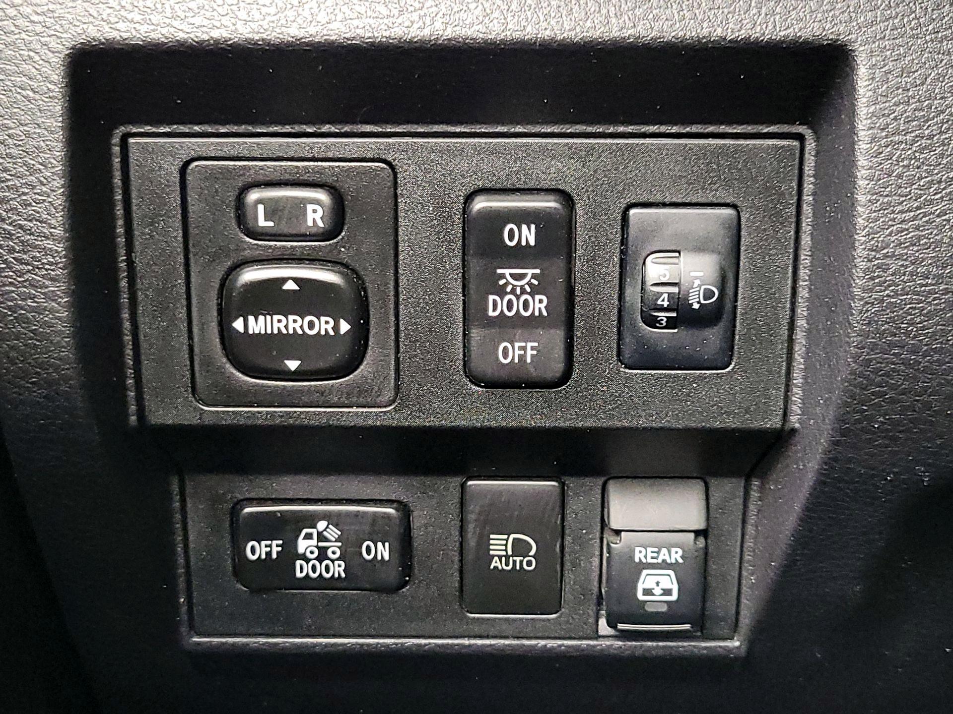 Thumbnail: 2020 Toyota Tundra - 13