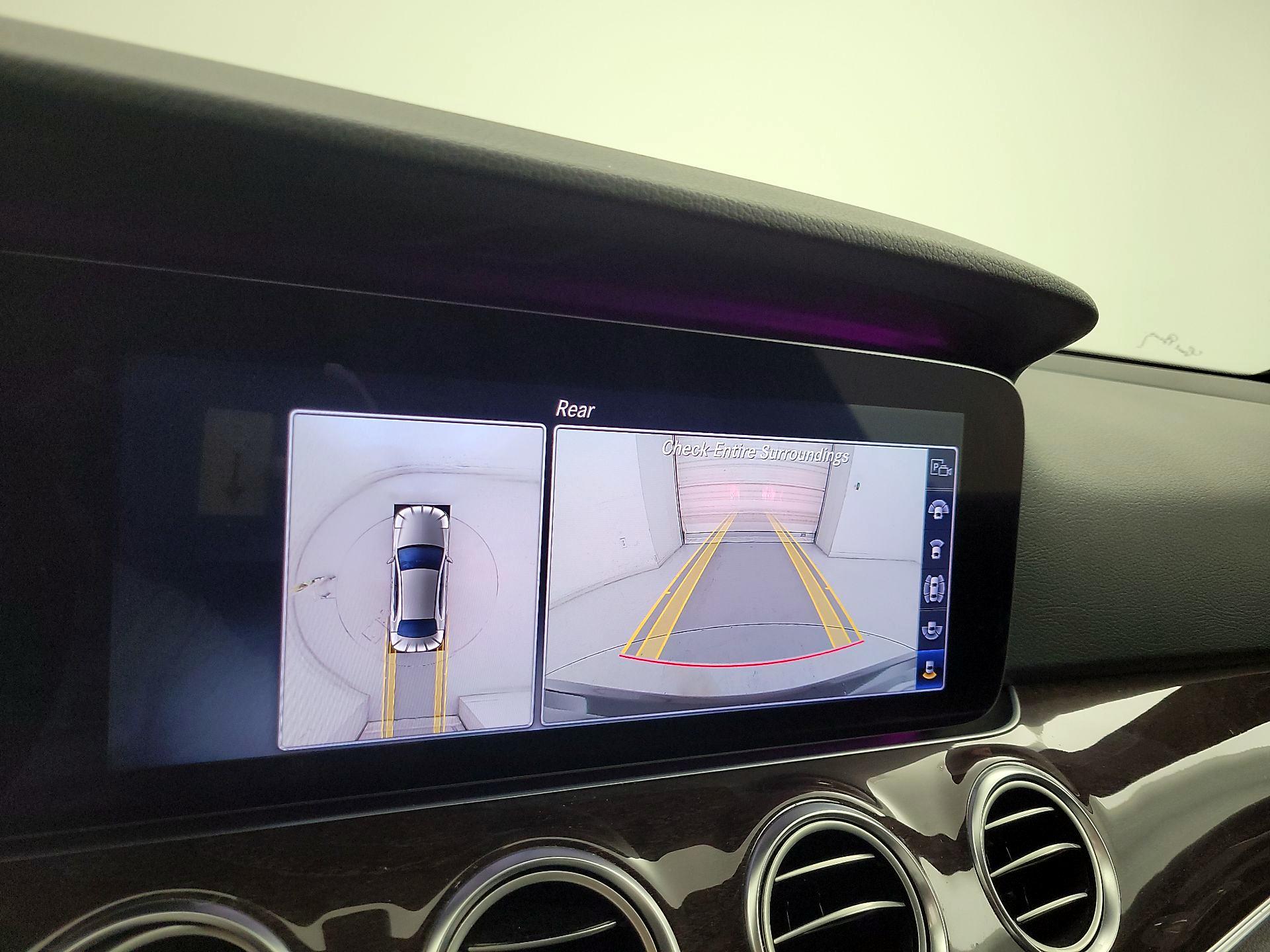 Thumbnail: 2020 Mercedes-Benz E-Class - 15