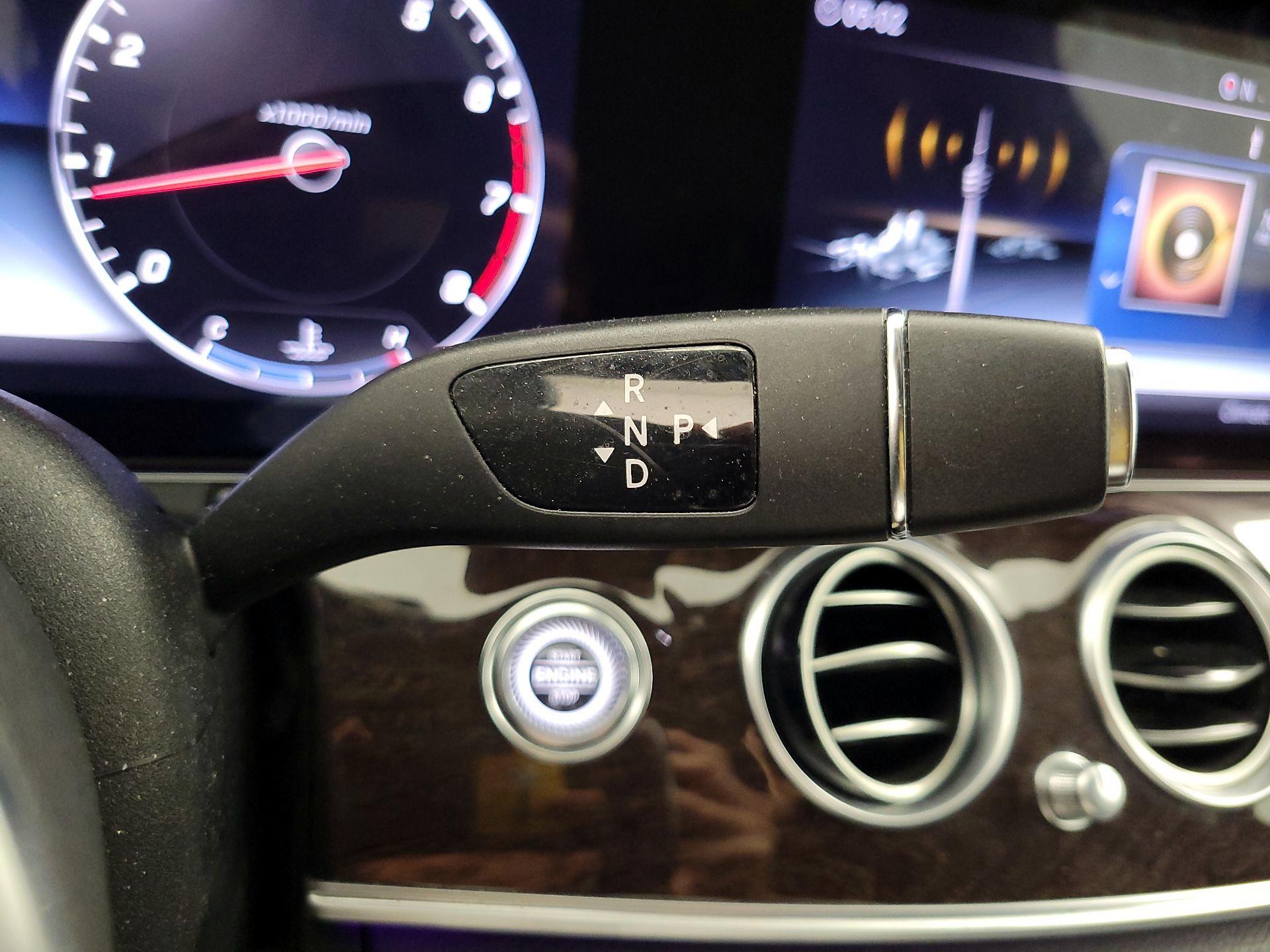 Thumbnail: 2020 Mercedes-Benz E-Class - 18