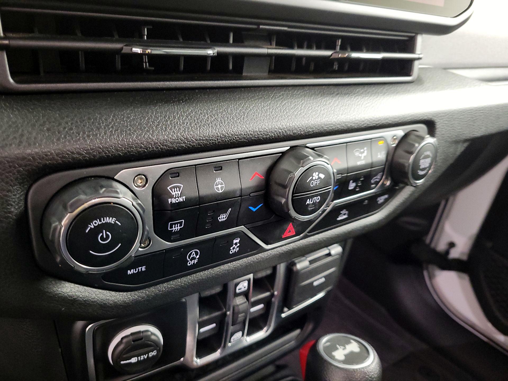 Thumbnail: 2024 Jeep Wrangler - 16