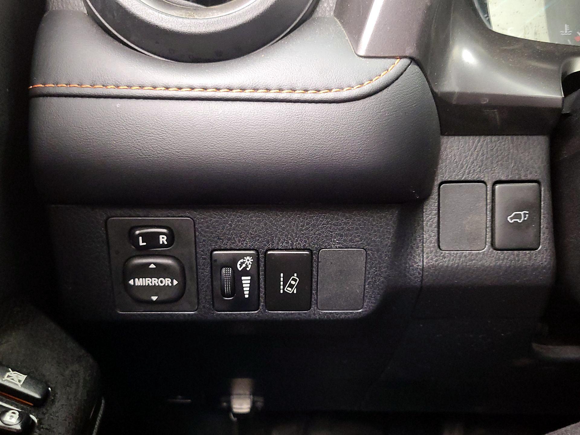 Thumbnail: 2018 Toyota RAV4 - 13