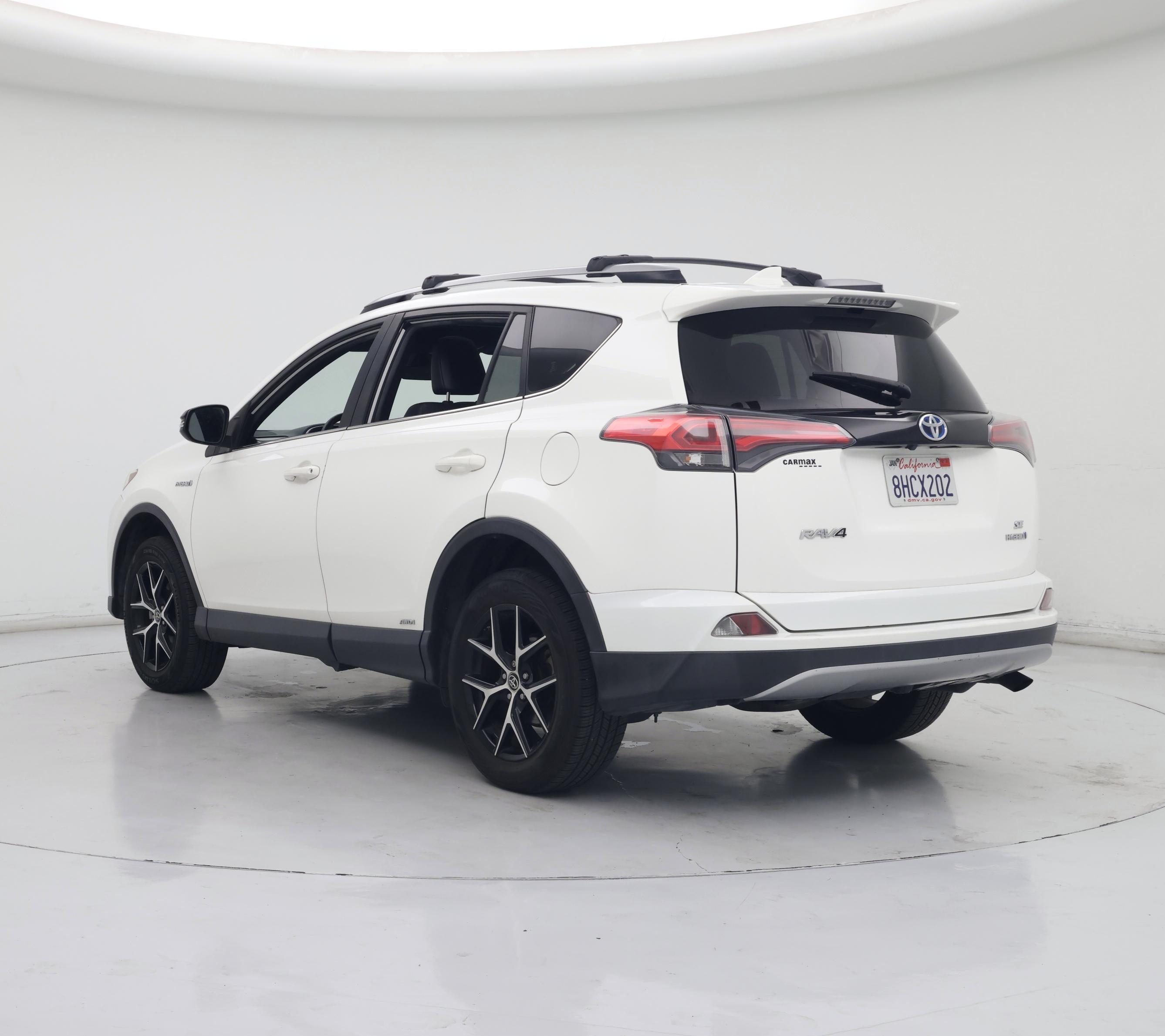 Thumbnail: 2018 Toyota RAV4 - 2