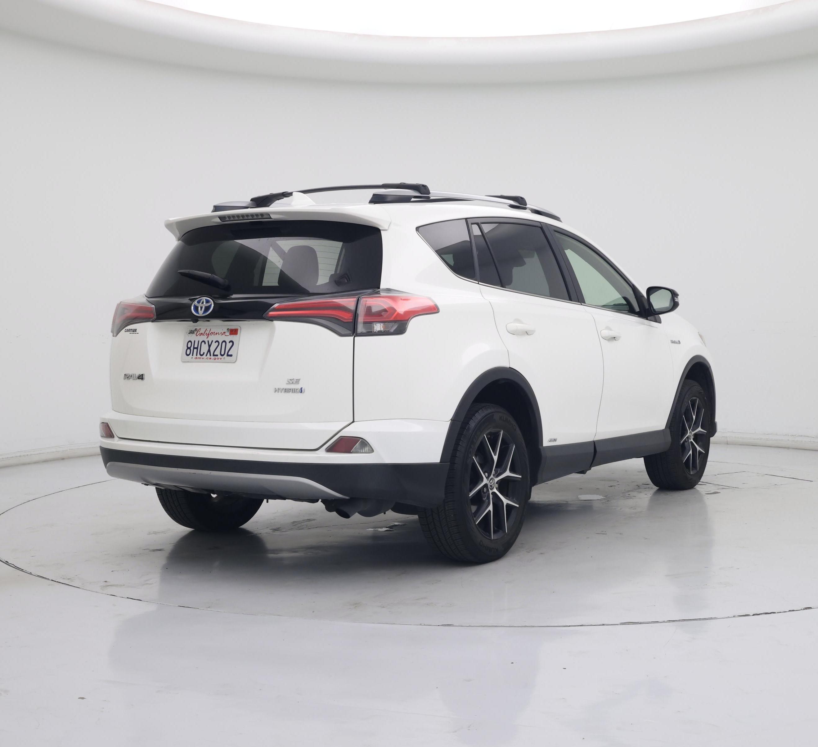 Thumbnail: 2018 Toyota RAV4 - 8