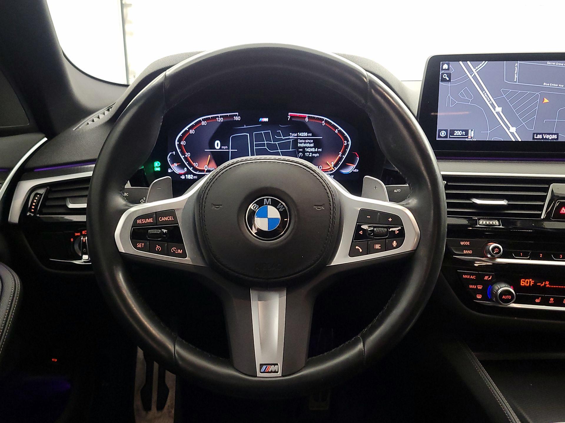 Thumbnail: 2023 BMW 5 Series - 10