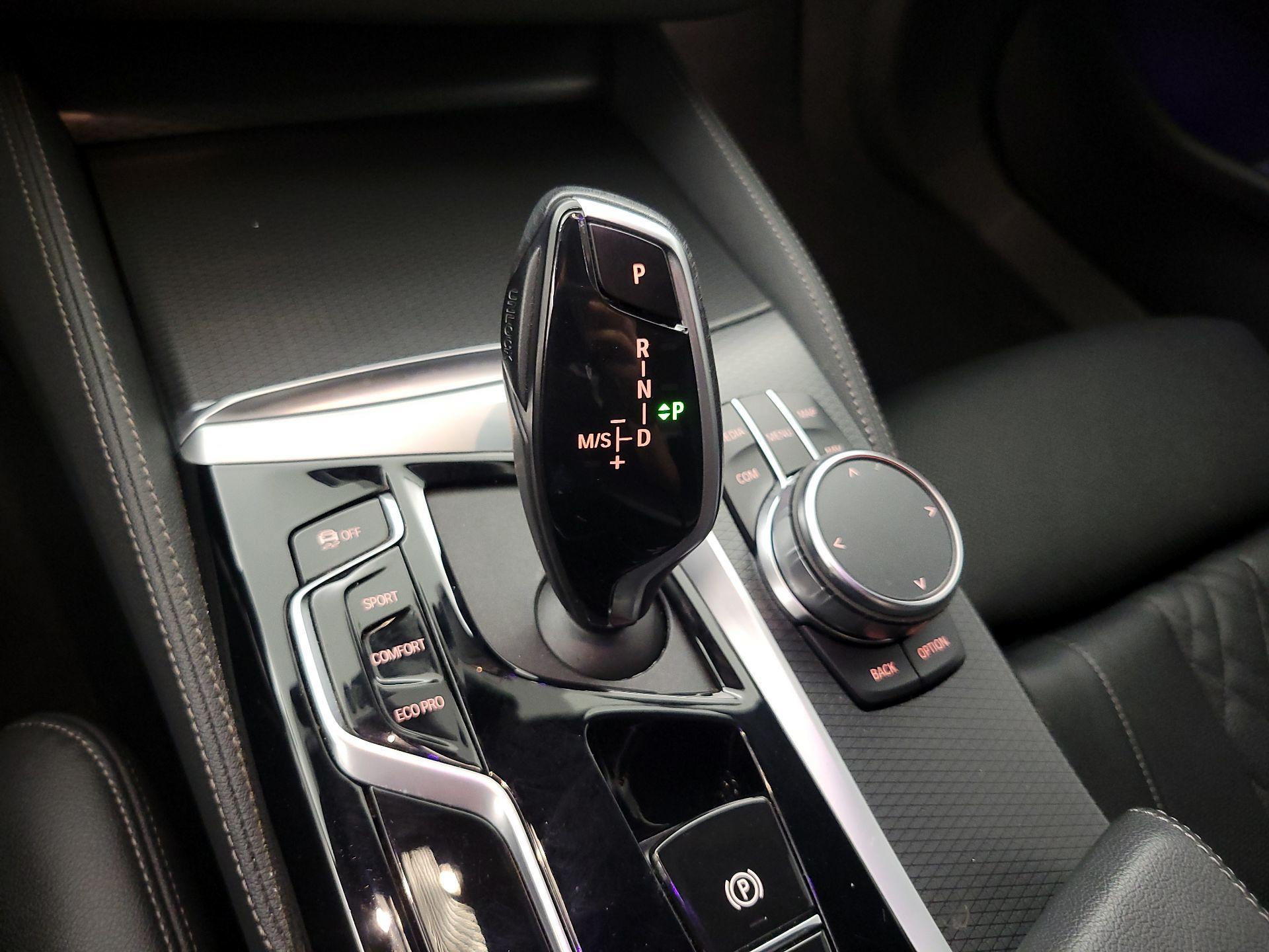 Thumbnail: 2023 BMW 5 Series - 18