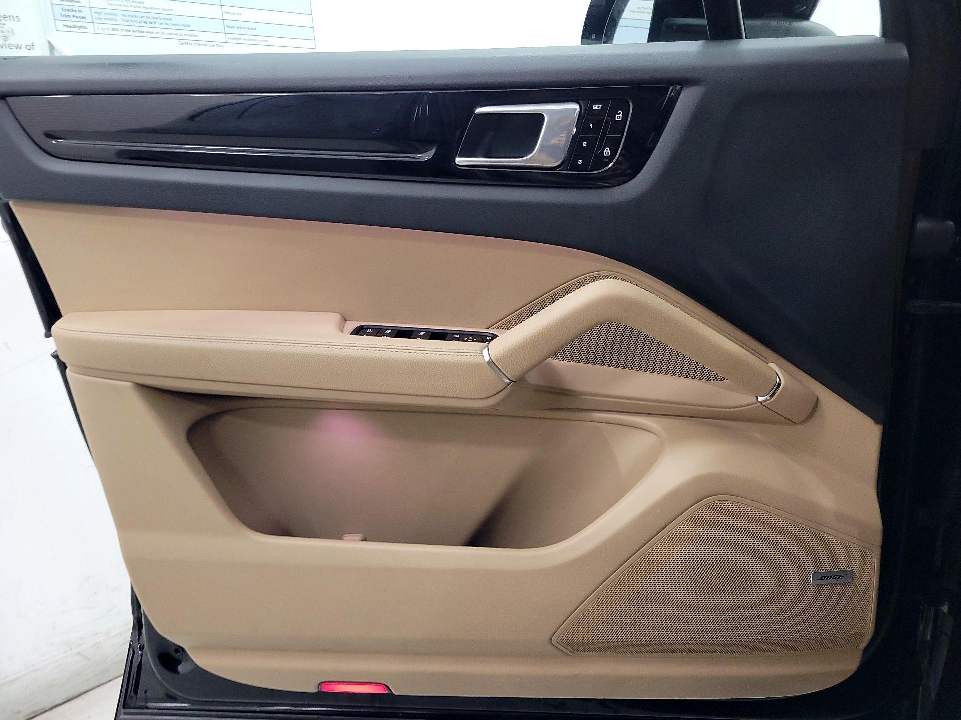 Thumbnail: 2020 Porsche Cayenne - 12