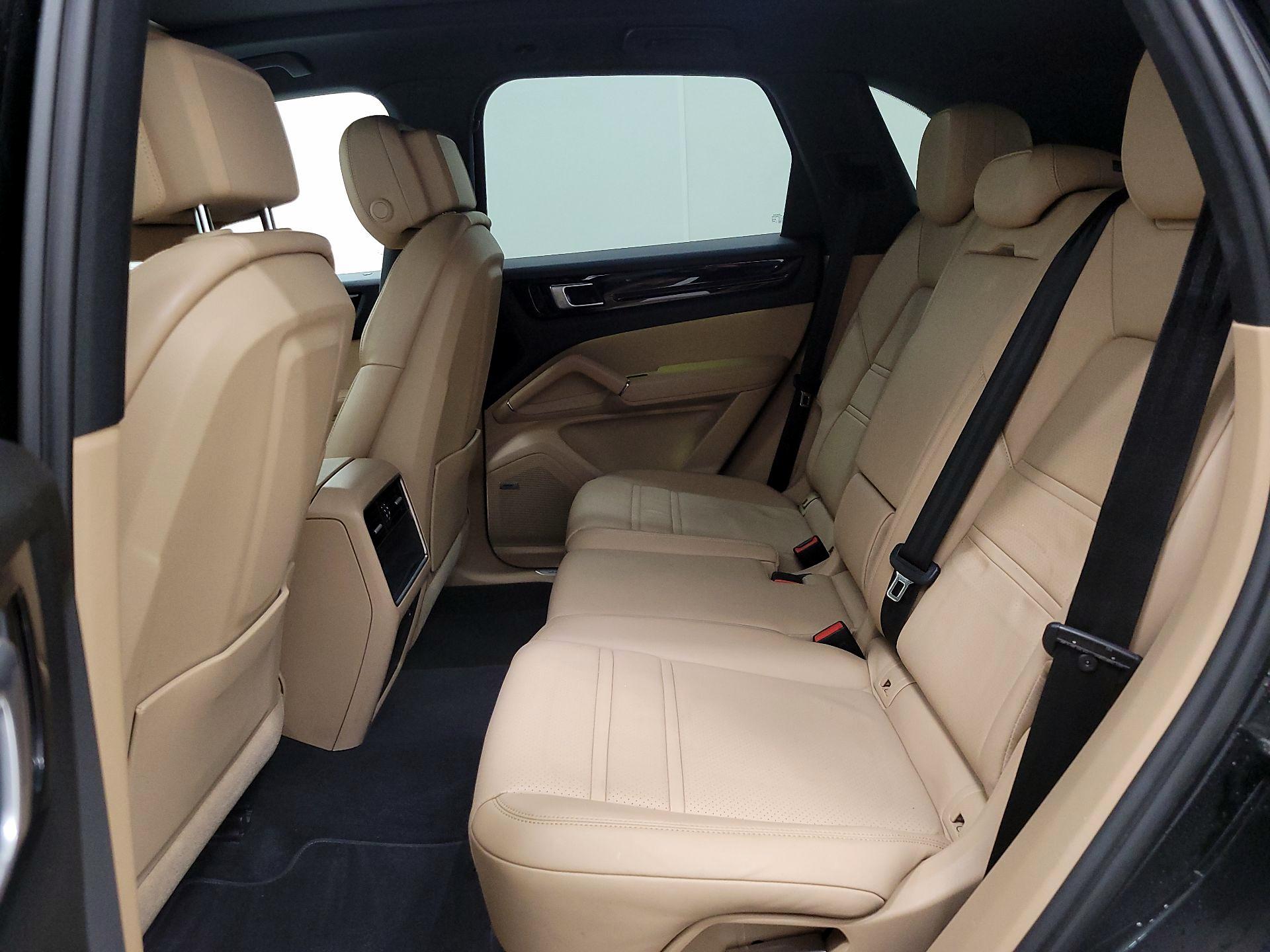 Thumbnail: 2020 Porsche Cayenne - 19