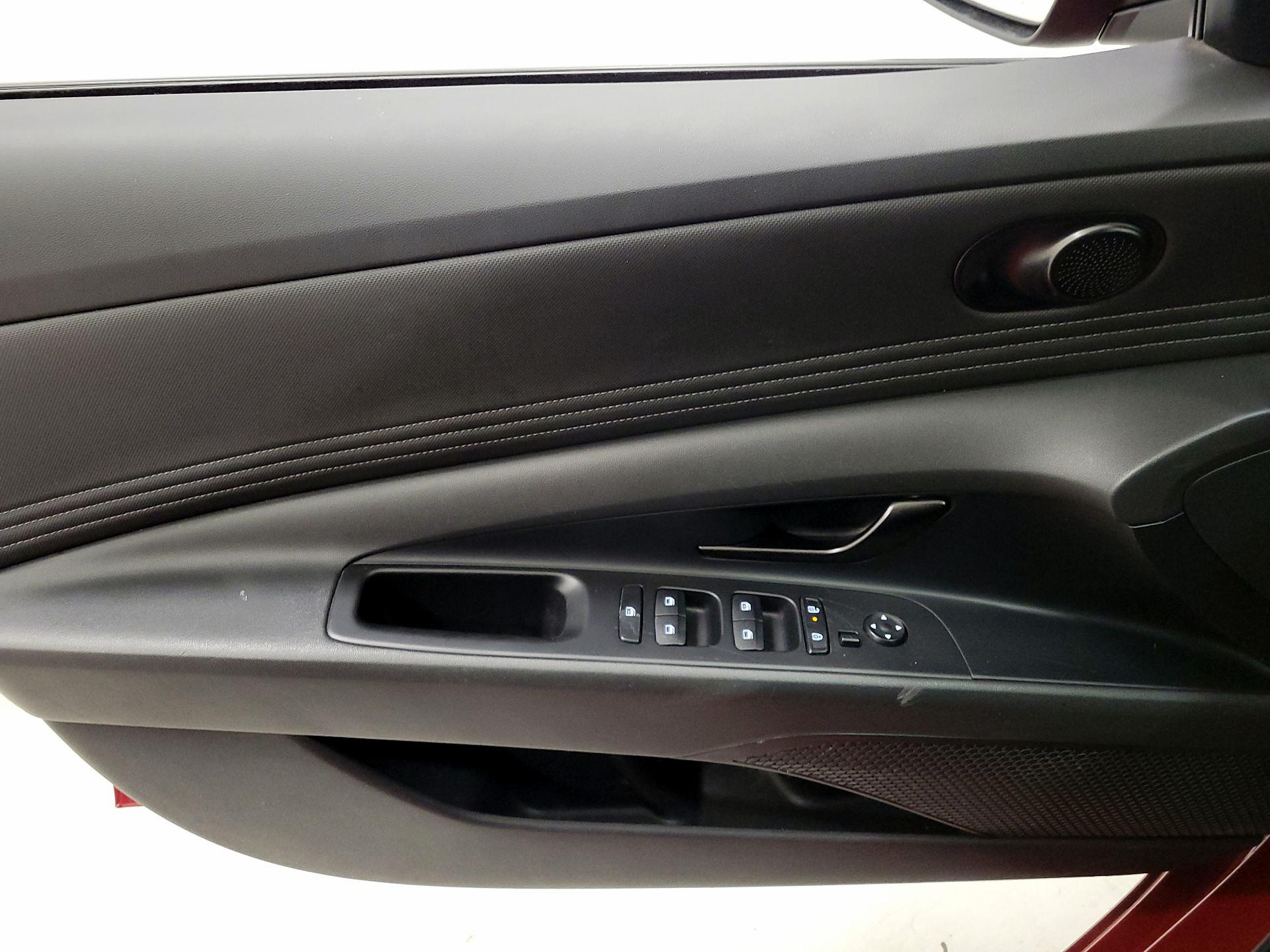 Thumbnail: 2025 Hyundai Elantra - 12