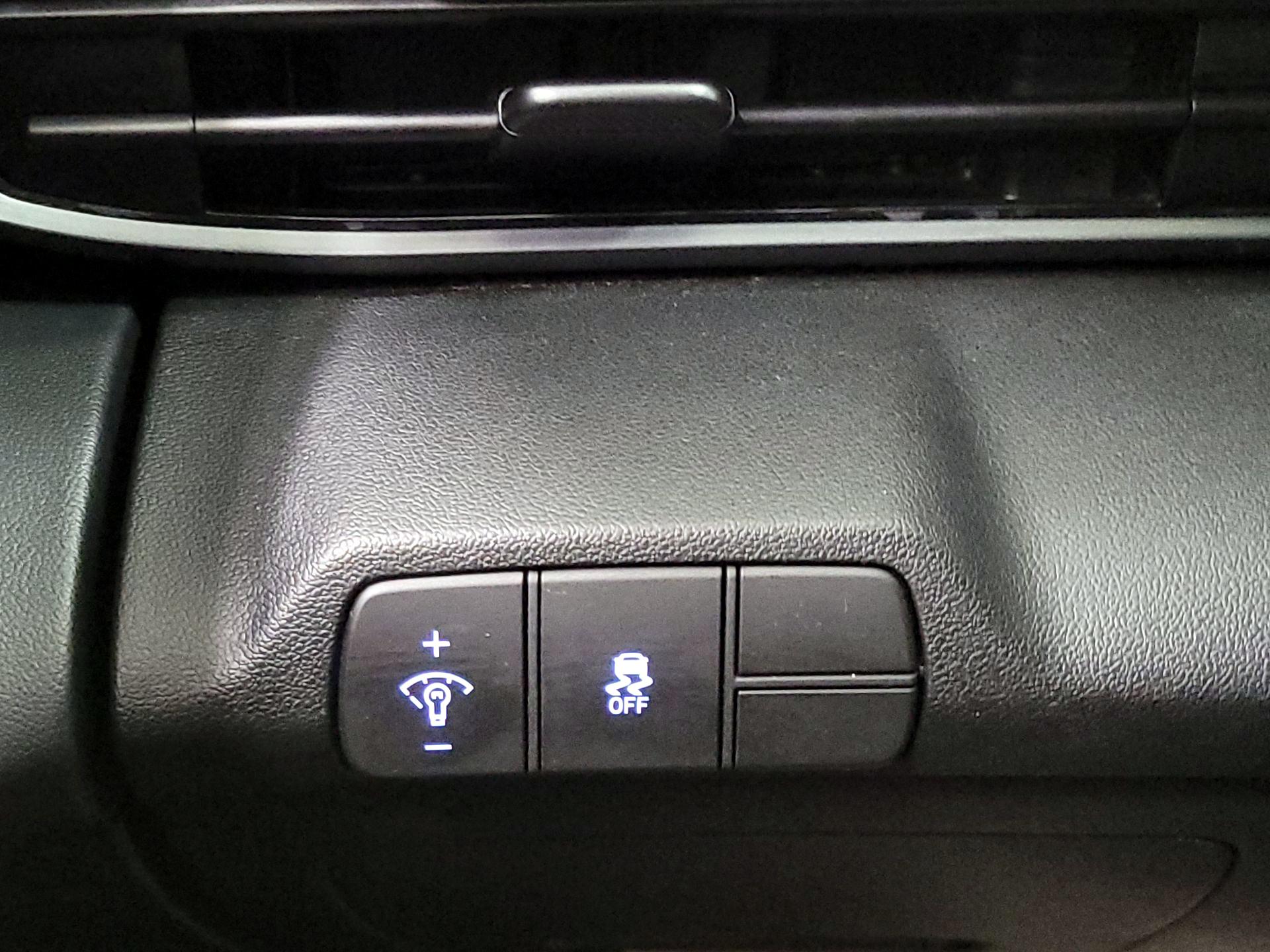 Thumbnail: 2025 Hyundai Elantra - 13