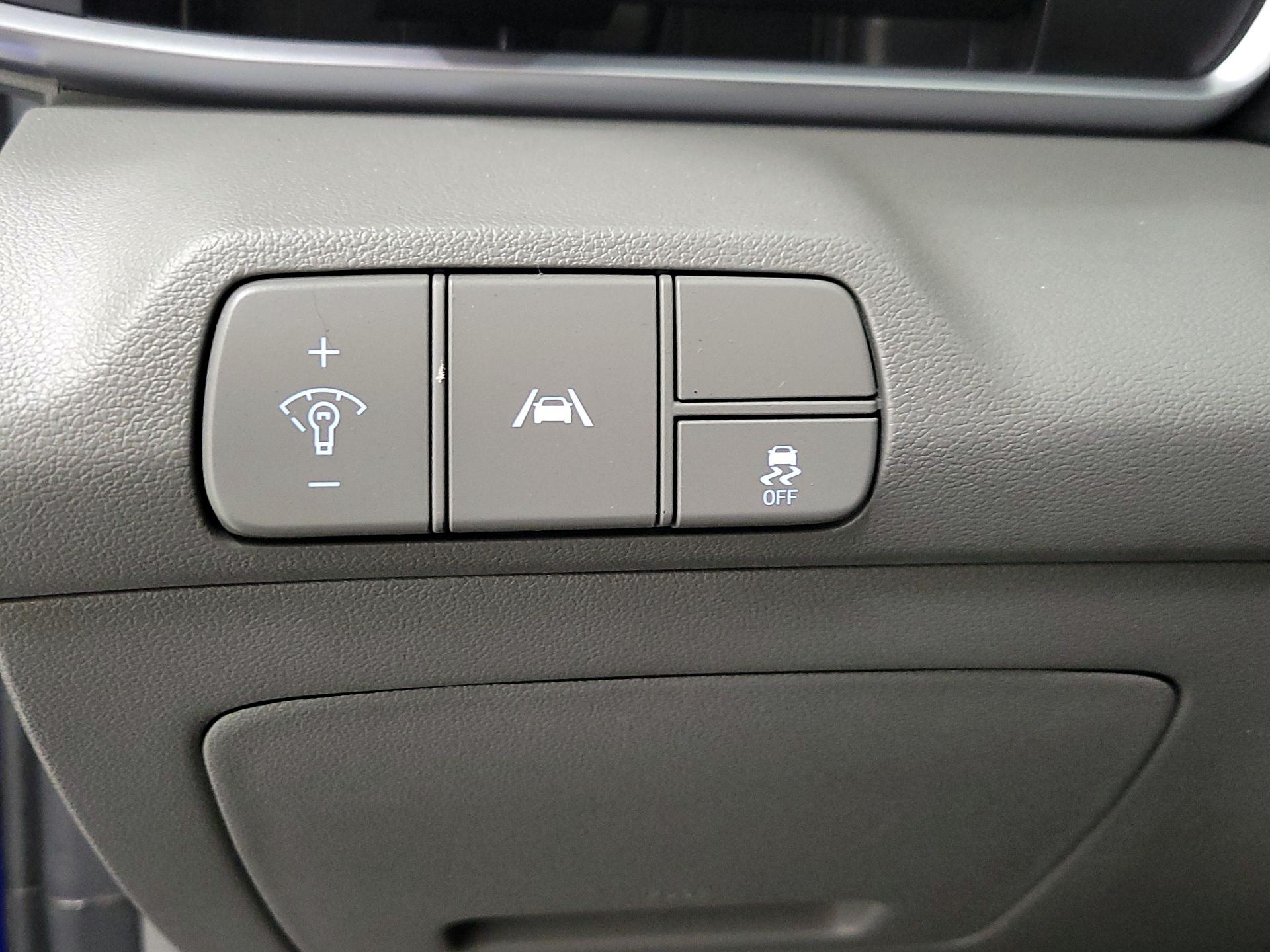 Thumbnail: 2023 Hyundai Elantra - 13