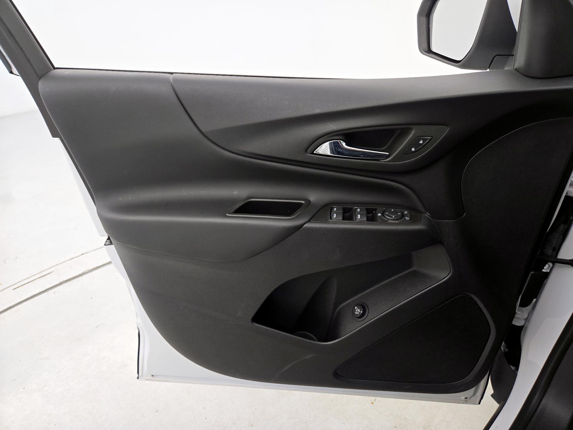 Thumbnail: 2022 Chevrolet Equinox - 12