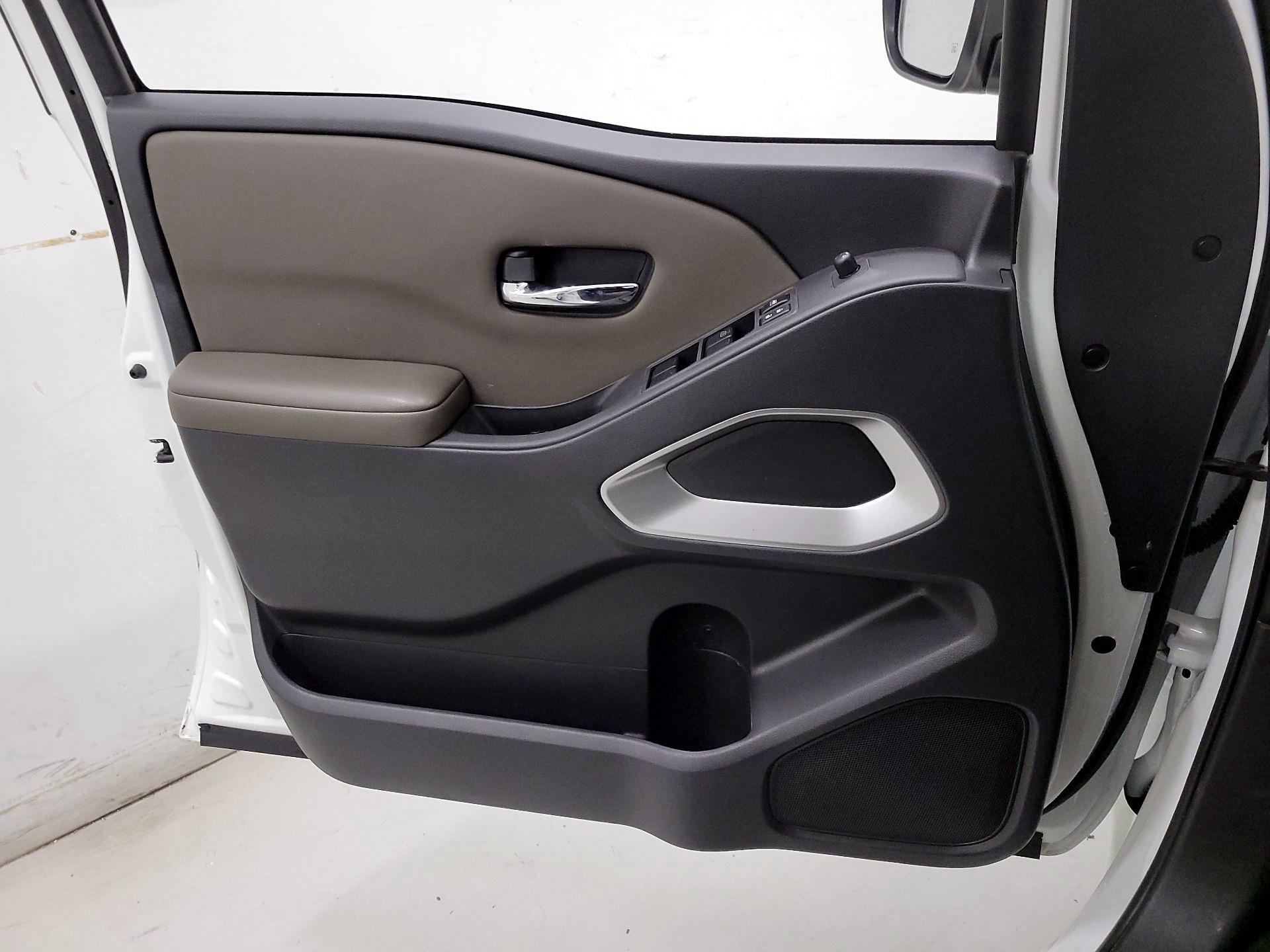 Thumbnail: 2023 Nissan Frontier - 12