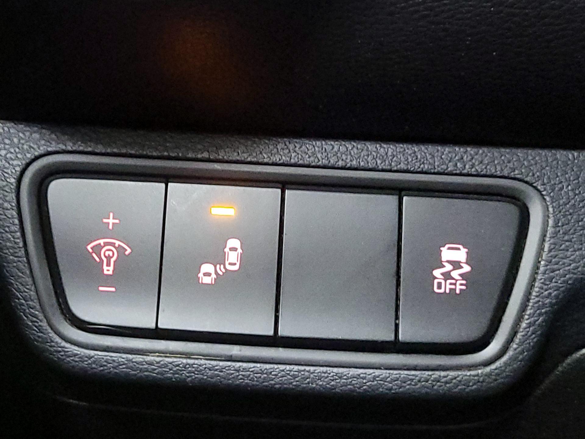 Thumbnail: 2022 Kia Forte - 13