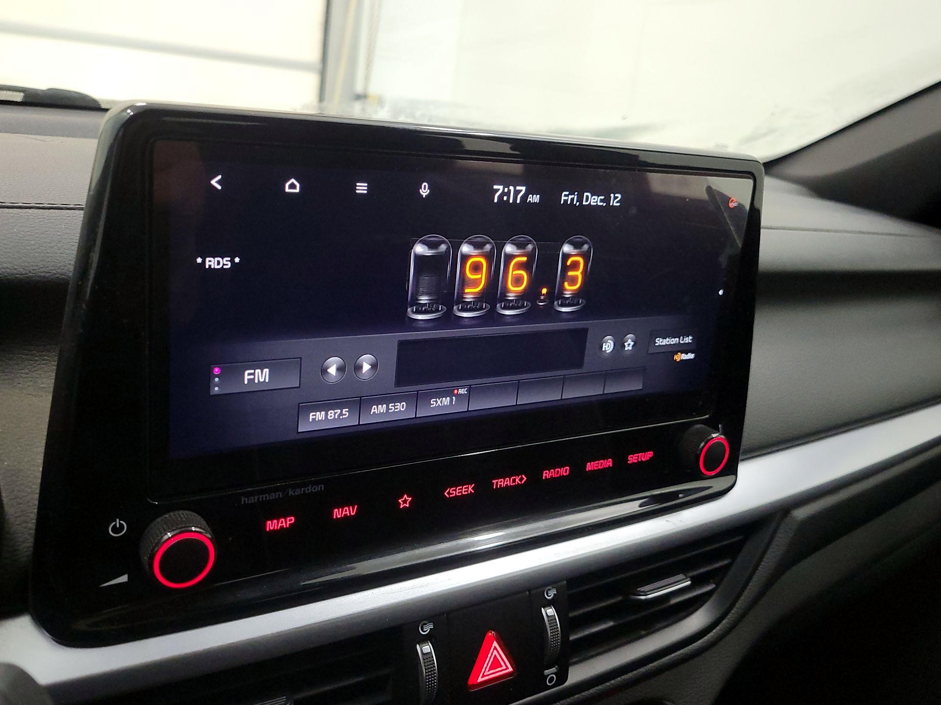 Thumbnail: 2022 Kia Forte - 16