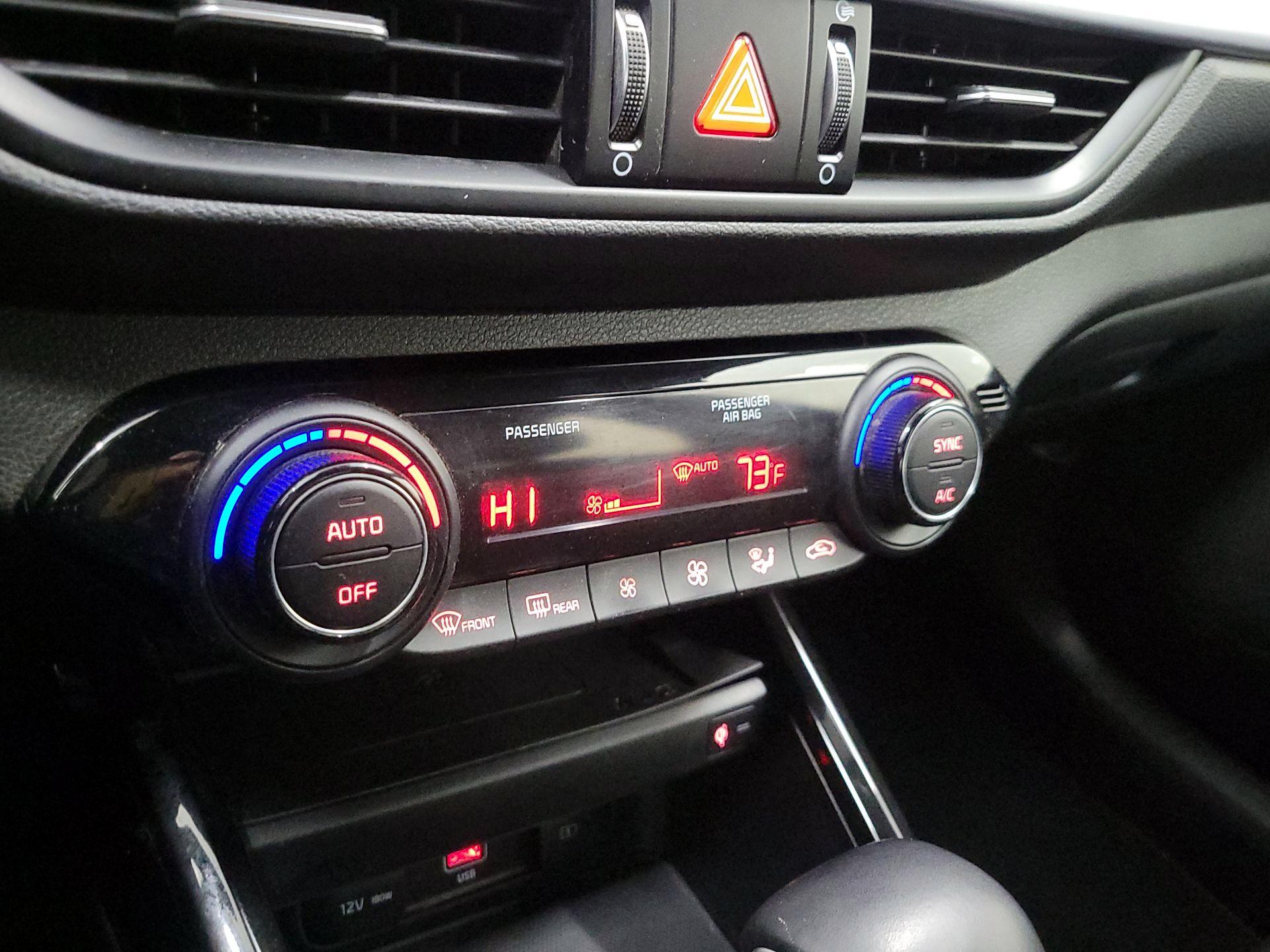 Thumbnail: 2022 Kia Forte - 17