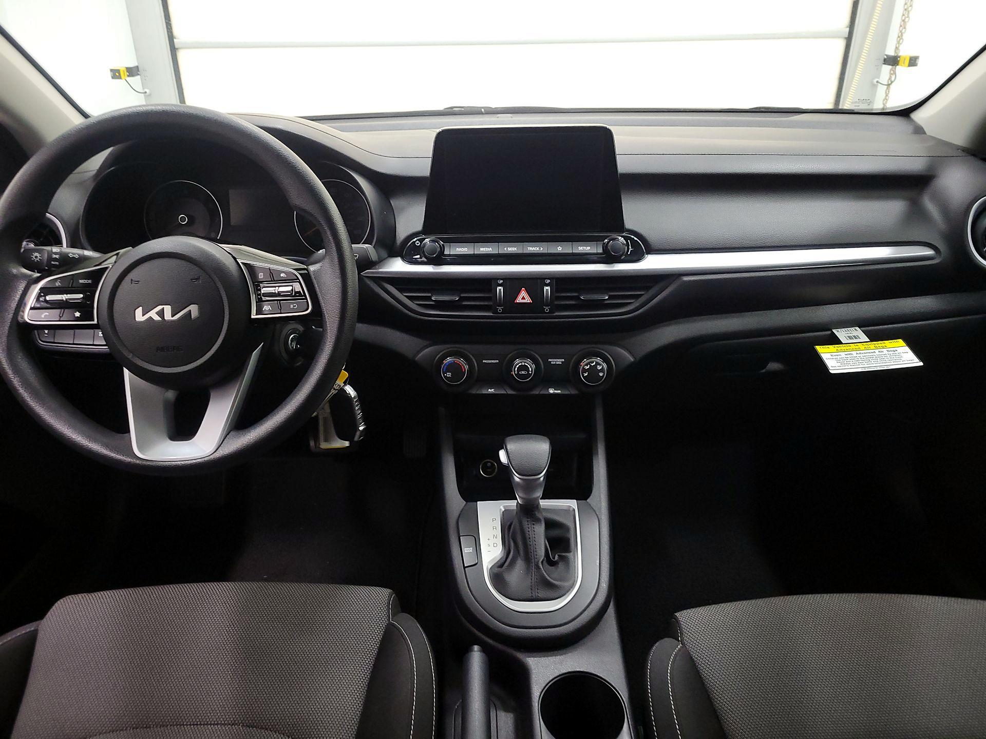 Thumbnail: 2023 Kia Forte - 9