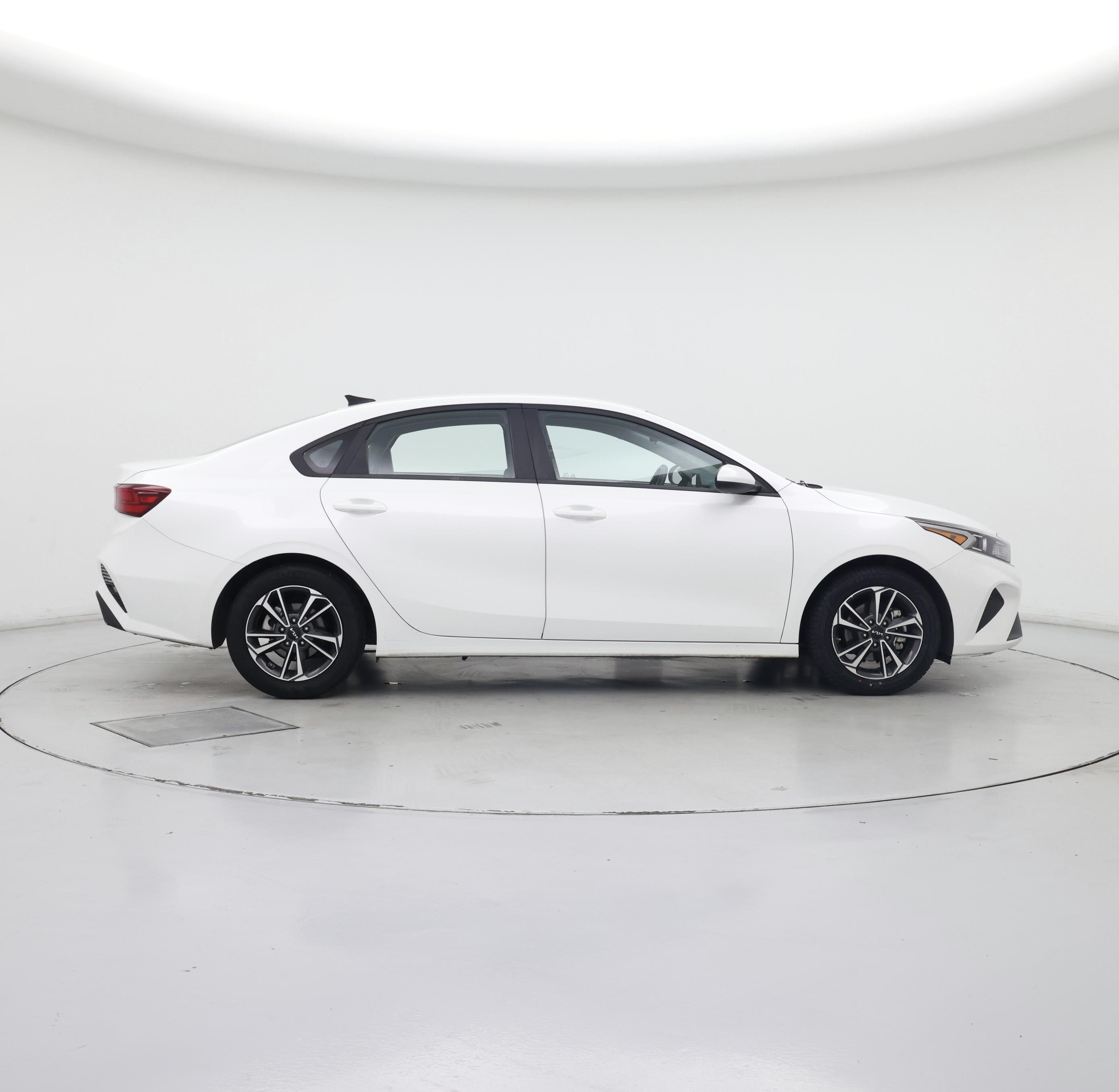 Thumbnail: 2024 Kia Forte - 7