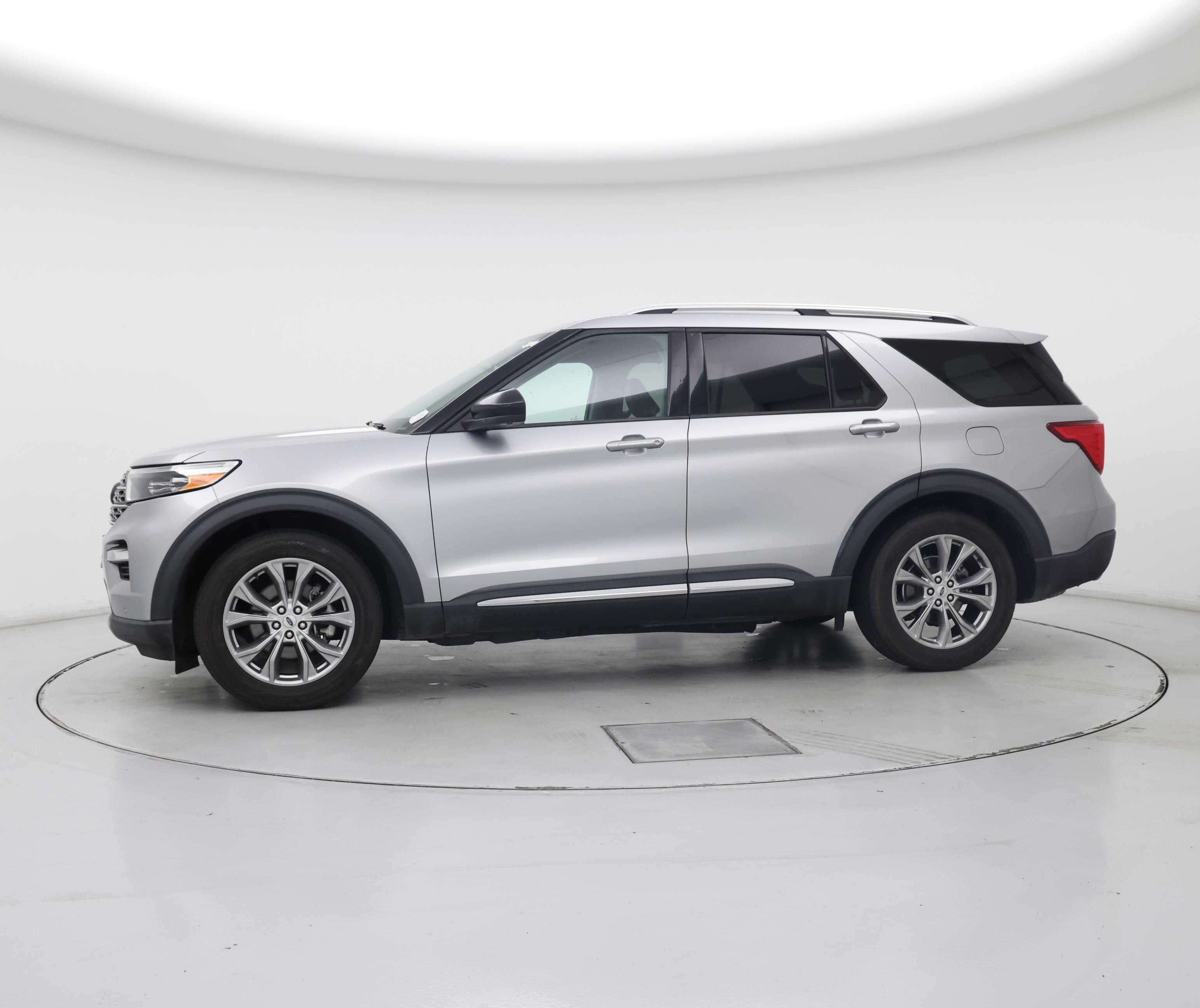 Thumbnail: 2022 Ford Explorer - 3