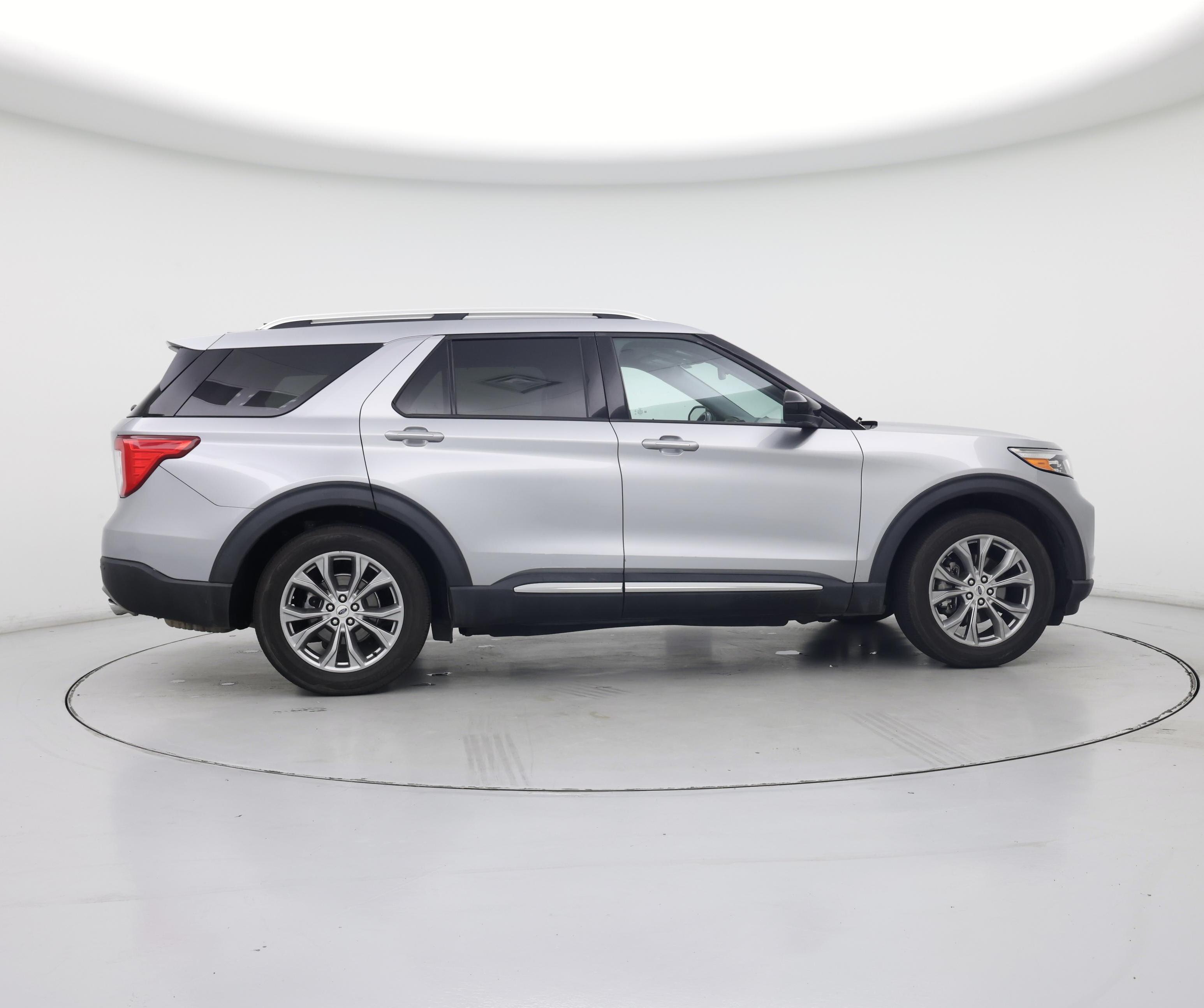 Thumbnail: 2022 Ford Explorer - 7