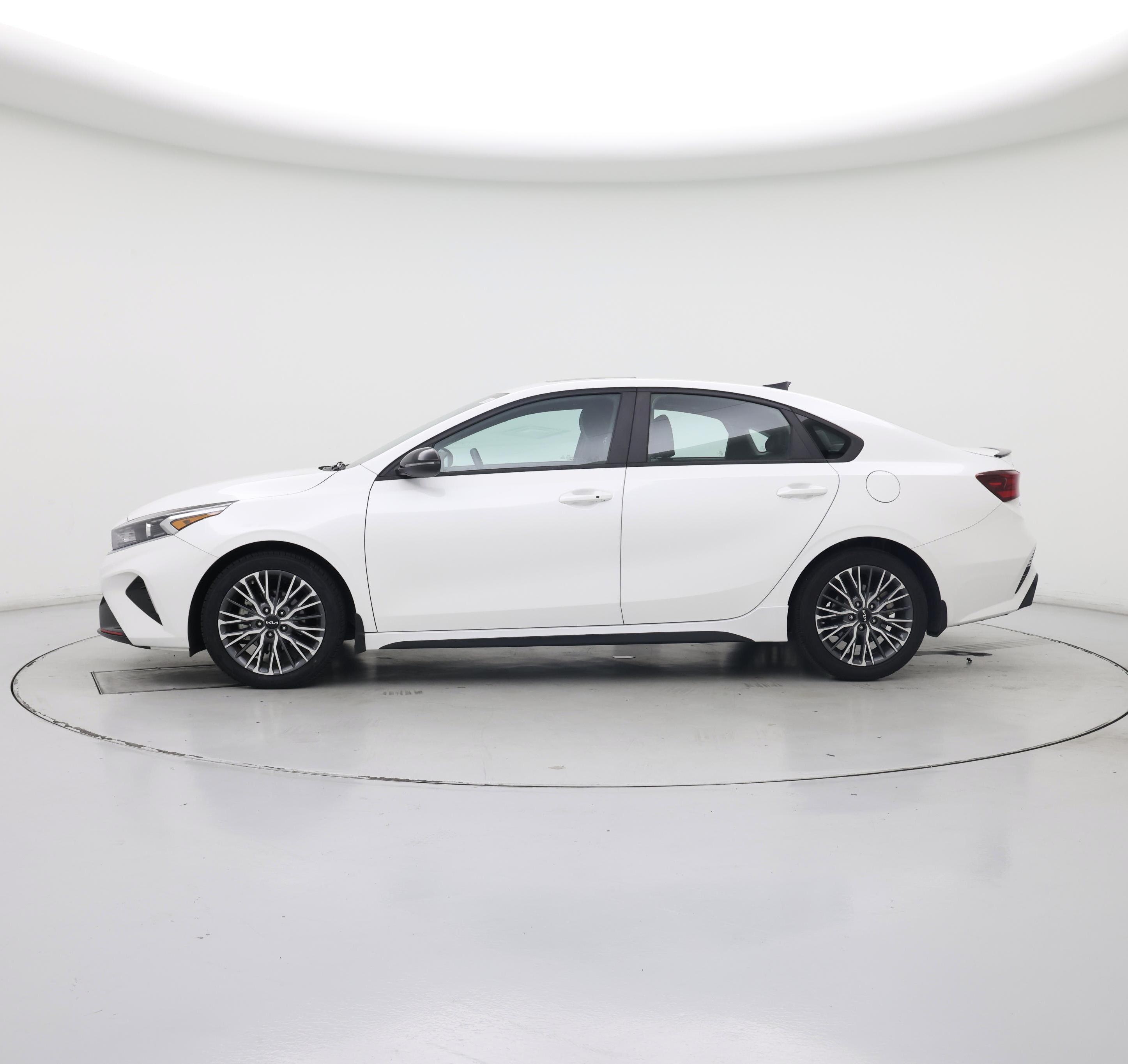 Thumbnail: 2023 Kia Forte - 3