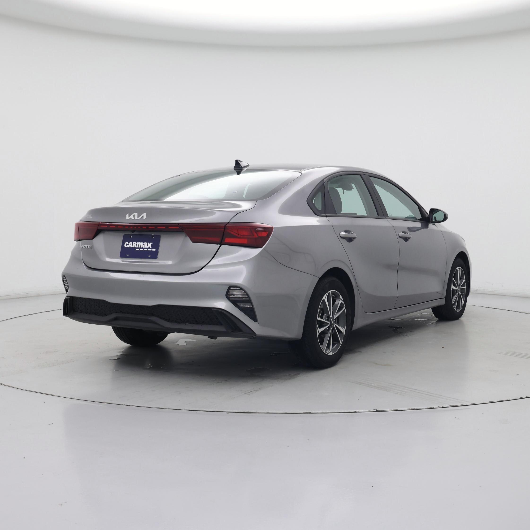 Thumbnail: 2024 Kia Forte - 8