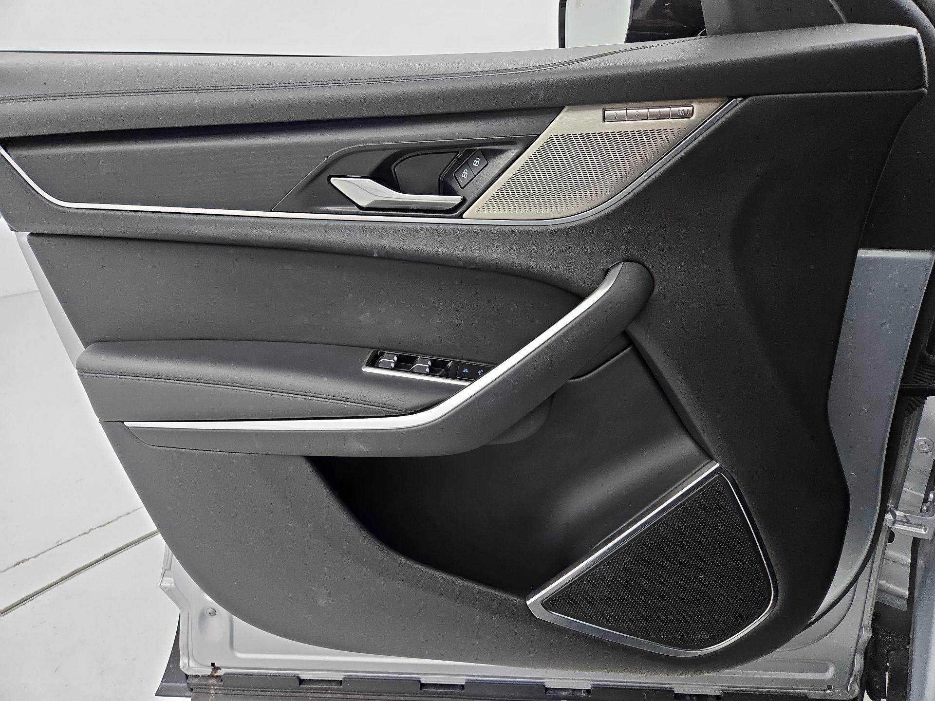 Thumbnail: 2023 Jaguar F-Pace - 12