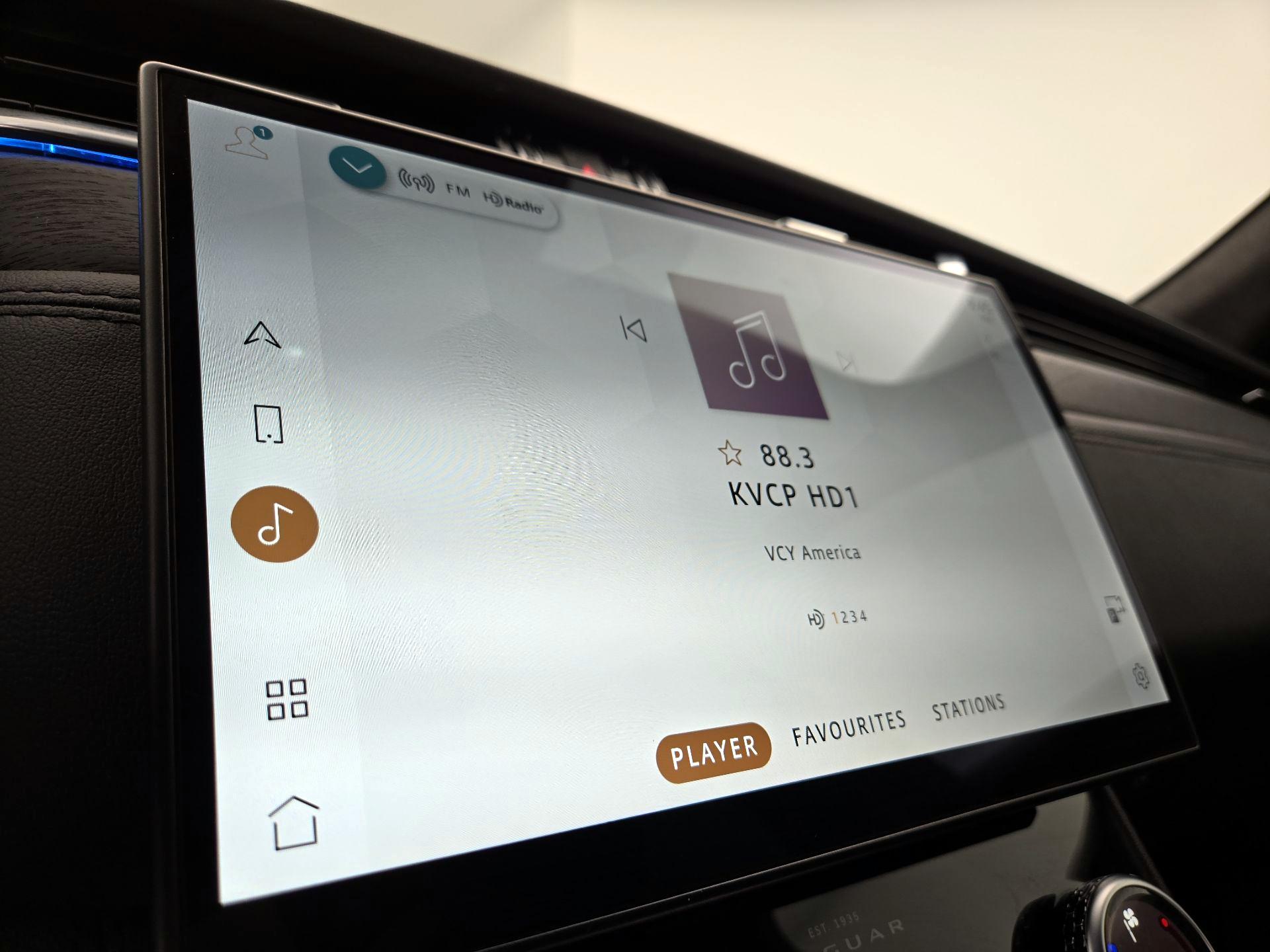 Thumbnail: 2023 Jaguar F-Pace - 16