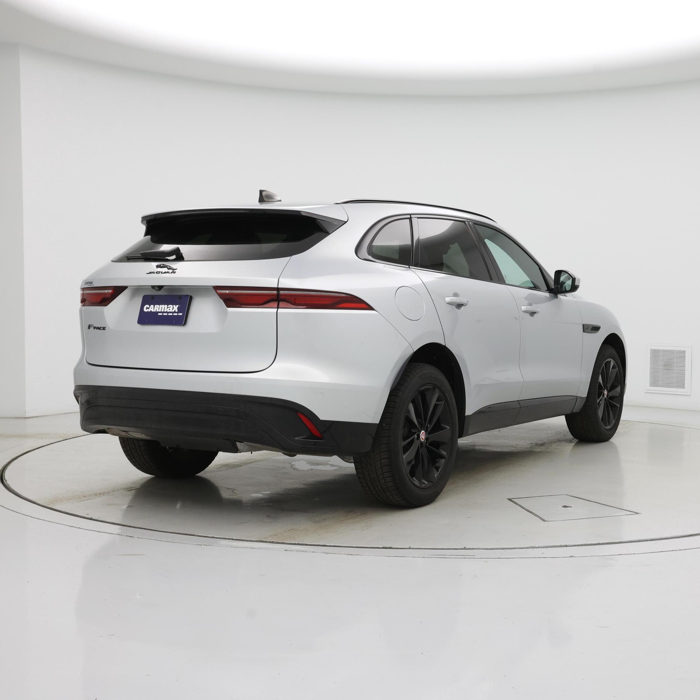 Thumbnail: 2023 Jaguar F-Pace - 8