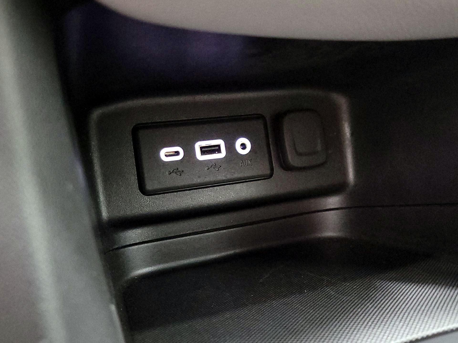 Thumbnail: 2023 Chevrolet Equinox - 18