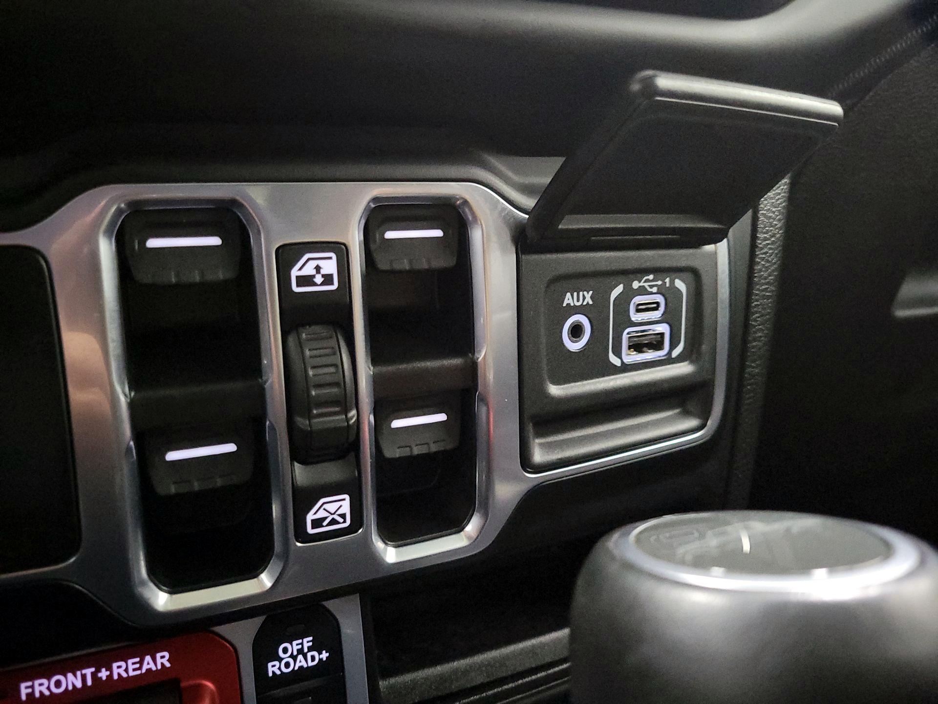 Thumbnail: 2023 Jeep Gladiator - 19